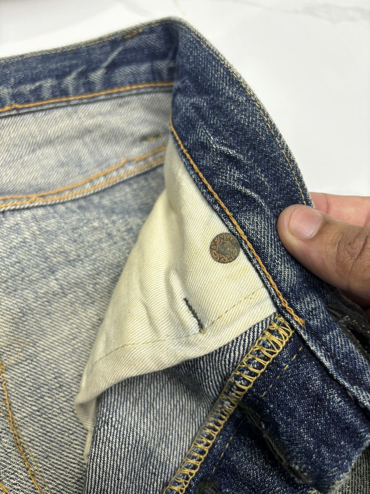 Denime VINTAGE DENIME REDLINE SELVEDGE DISTRESSED DENIM JEANS Size US 30 / EU 46 - 13 Thumbnail