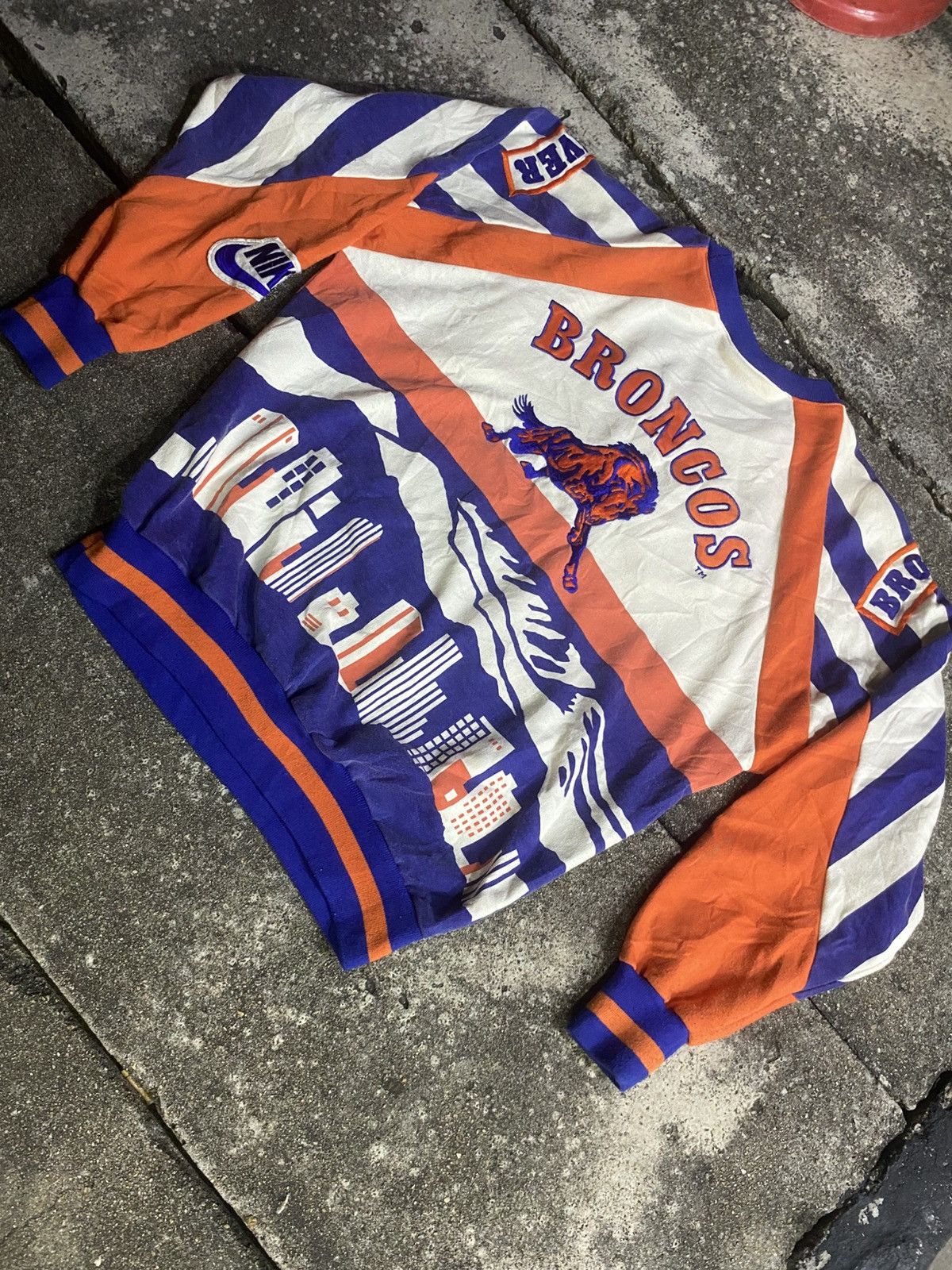 Nike VTG NFL Denver Broncos Nike Big All Over Print Size US L / EU 52-54 / 3 - 9 Thumbnail