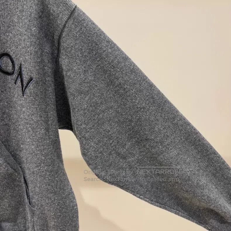 Louis Vuitton Louis Vuitton Cashmere logo embroidered hooded knit sweats Size US S / EU 44-46 / 1 - 4 Thumbnail