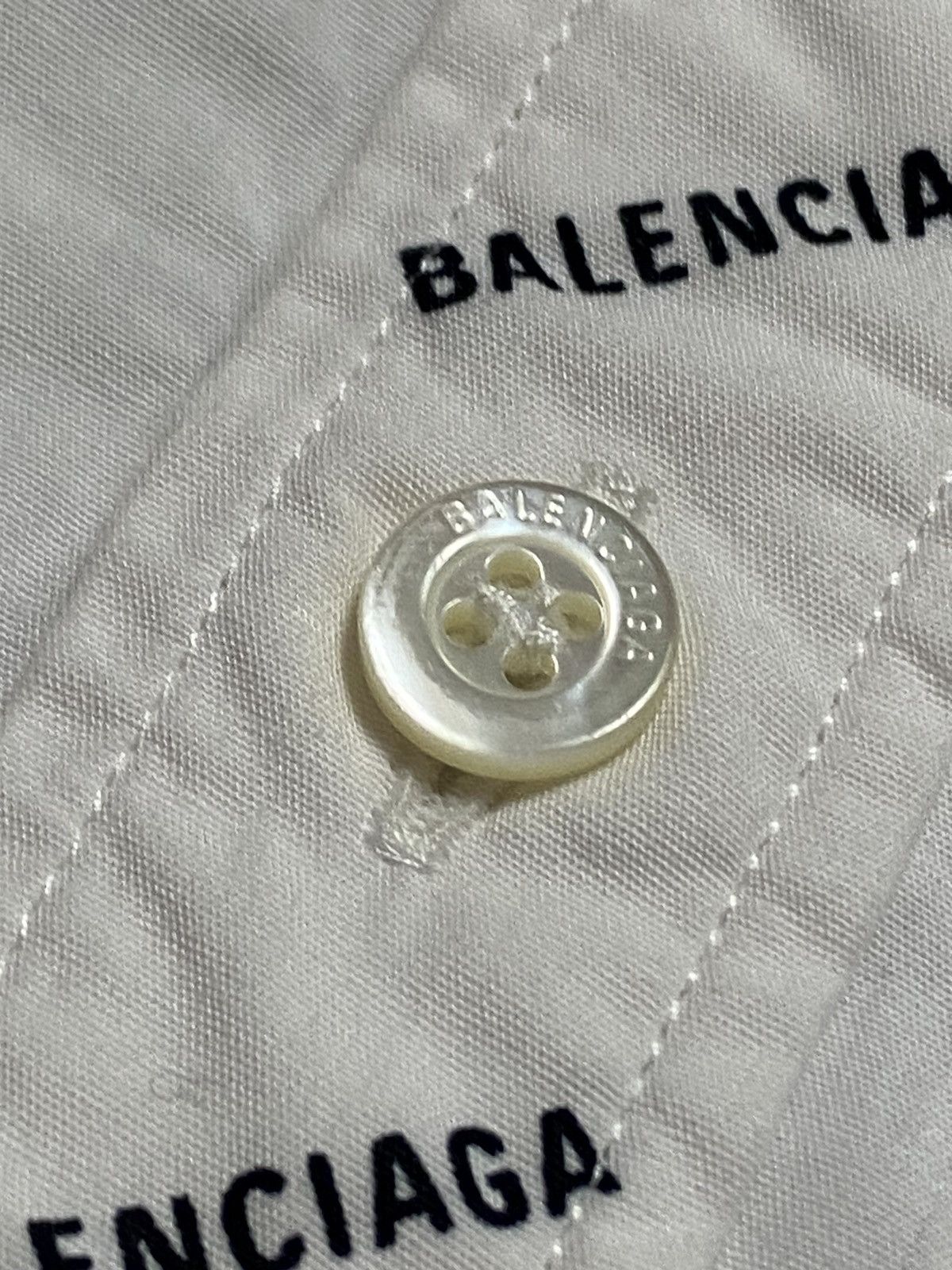 Balenciaga Balenciaga Poplin all over print shirt buttons Size US M / EU 48-50 / 2 - 5 Thumbnail