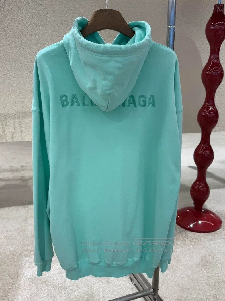 Balenciaga Balenciaga Back embroidered logo letter crewneck hoodie mi Size US S / EU 44-46 / 1 - 1 Thumbnail