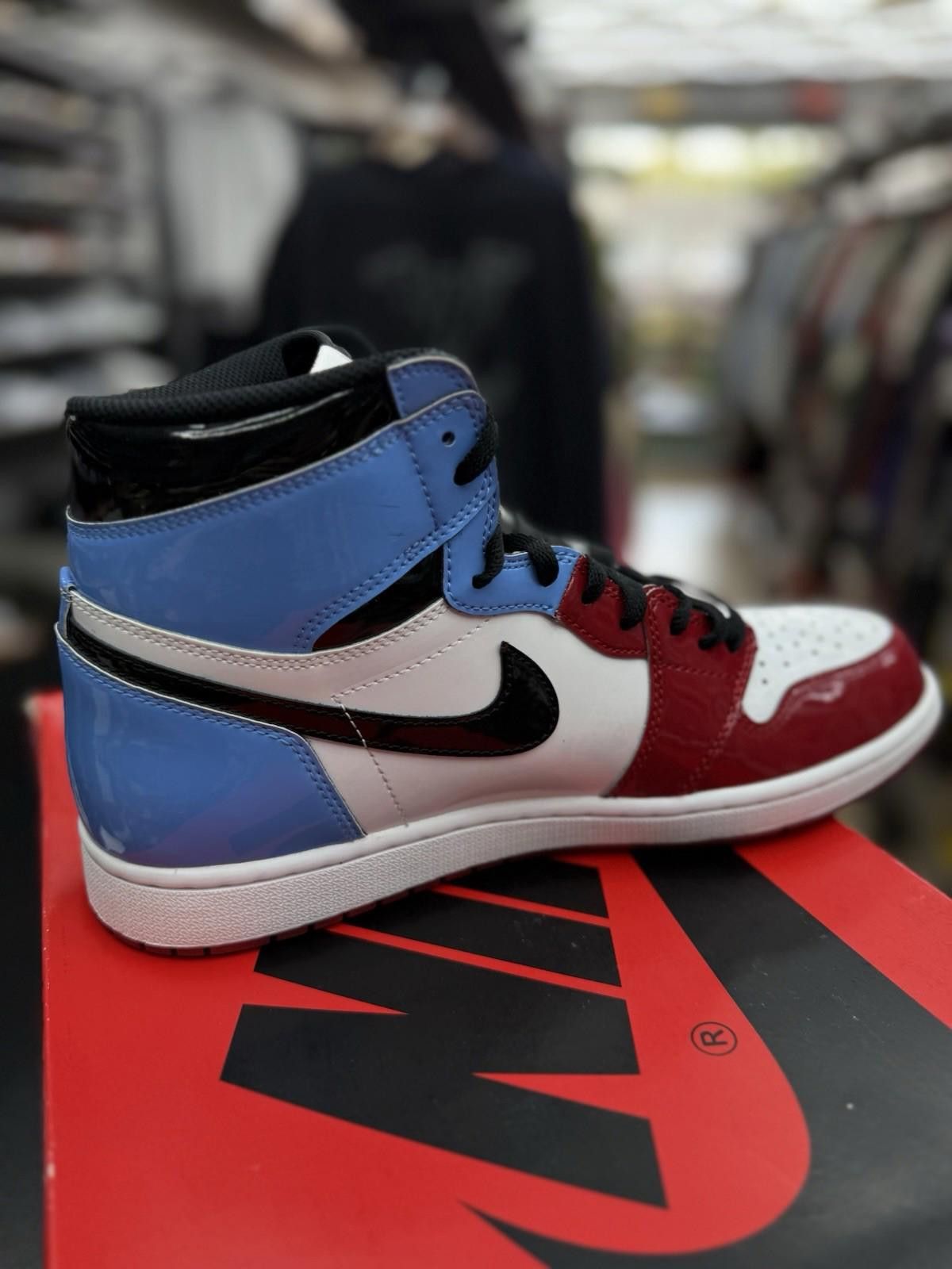 Jordan Brand Jordan 1 Retro High 'Fearless UNC Chicago' (Size 11.5) Size US 11.5 / EU 44-45 - 7 Thumbnail
