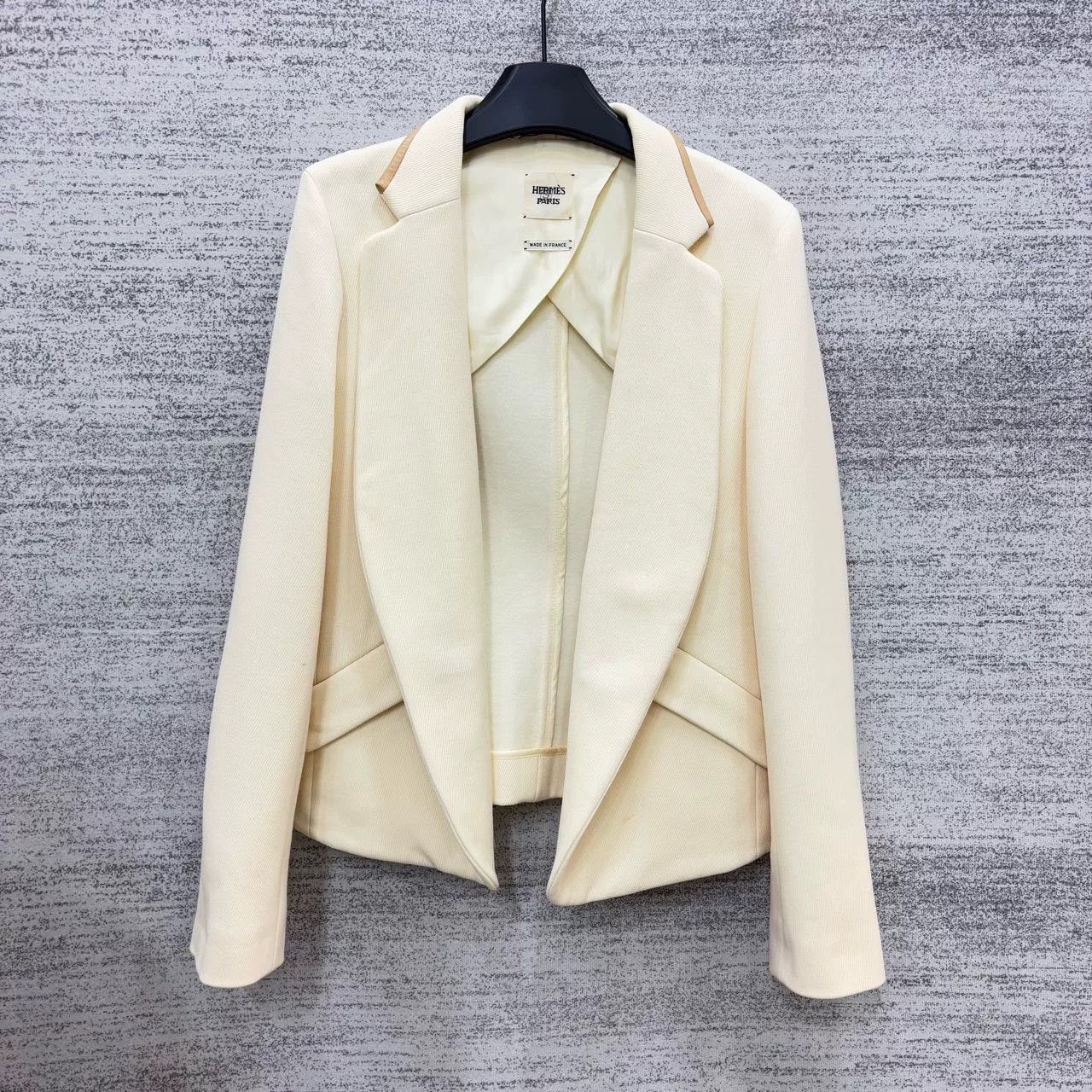 Hermes cream fitted long coat by hermes Size US M / EU 48-50 / 2 - 1 Thumbnail