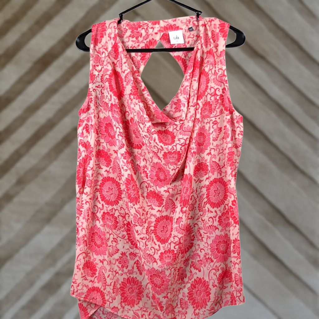 Vintage CAbi Blouse Pink Floral Crew Neck Sleeveless Open Key Hole Back Medium Womens Shirt Size M / US 6-8 / IT 42-44 - 1 Thumbnail
