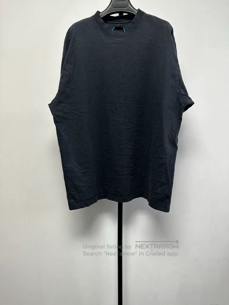 Balenciaga Balenciaga Classic Back Graffiti Letter T-Shirt Size US L / EU 52-54 / 3 - 1 Thumbnail