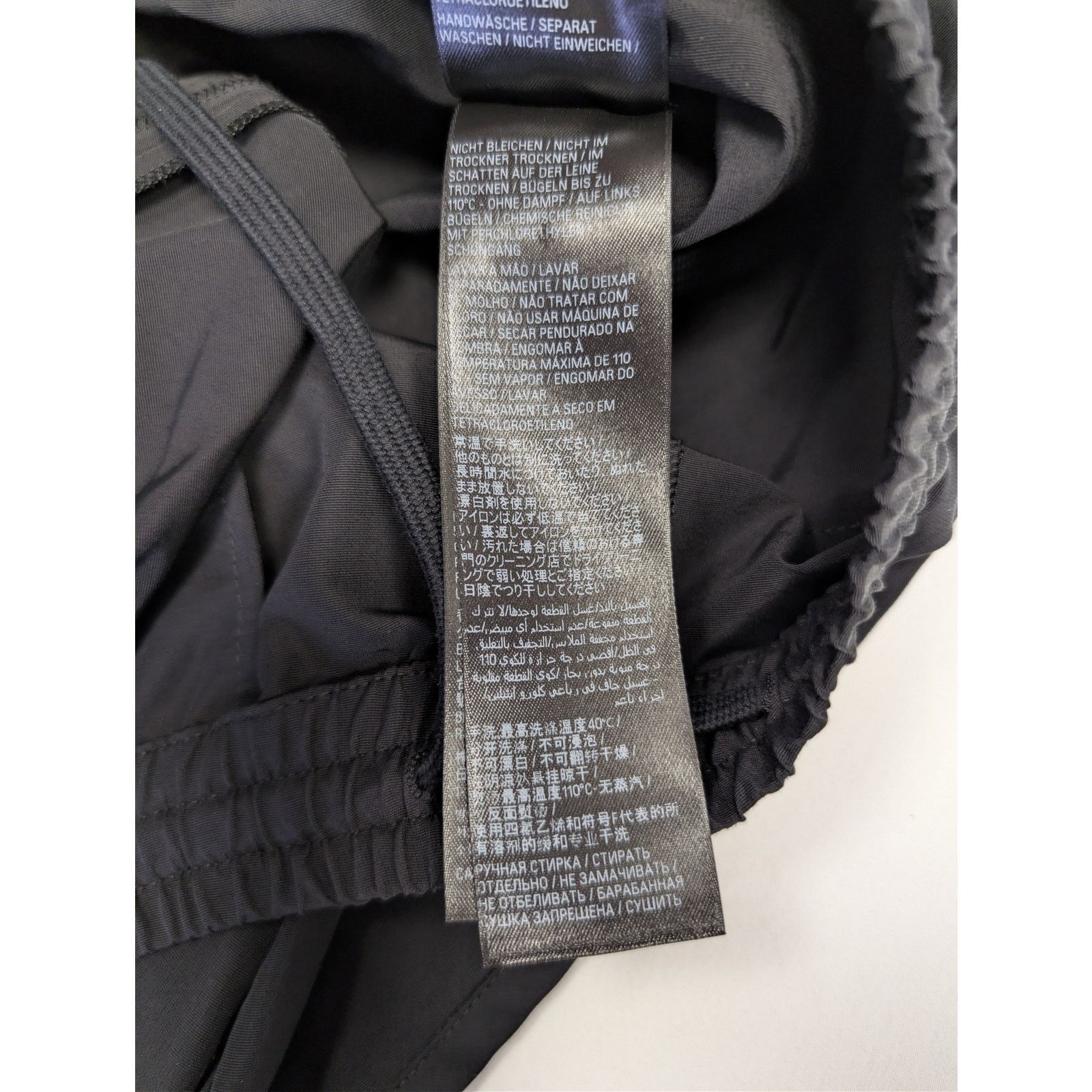 Balenciaga o1rshd1 Q:2 / Technical Faille Running Shorts in Black Size US 32 / EU 48 - 16 Thumbnail