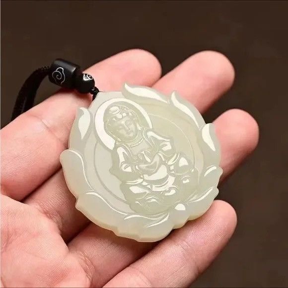 Other Quan Yin Lotus carved Jade necklace Size ONE SIZE - 1 Thumbnail