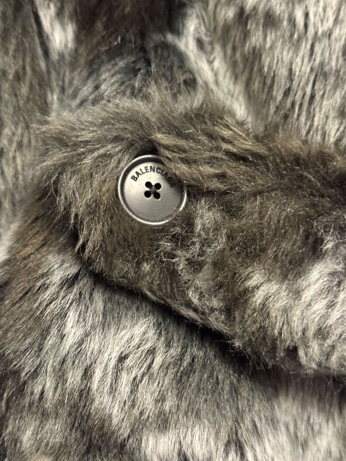 Balenciaga balenciaga faux fur printed runway coat men 46 oversized Size US S / EU 44-46 / 1 - 11 Thumbnail