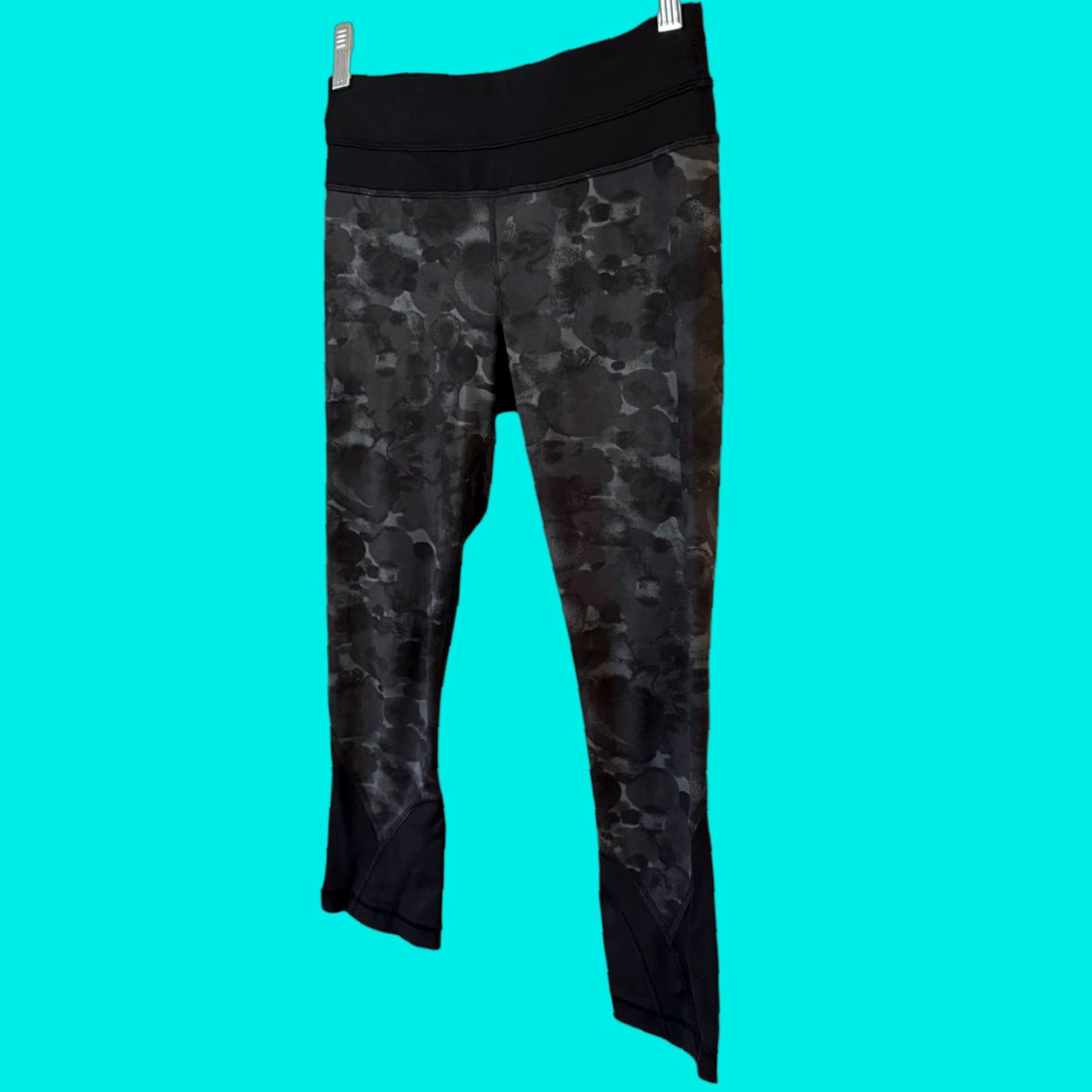 Lululemon Lululemon Cropped Athletic Leggings Black Camo Women's 4 Running Activewear Yoga Size 27" / US 4 / IT 40 - 1 Thumbnail