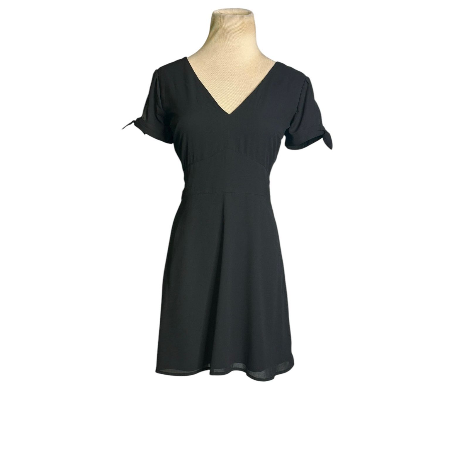 Abercrombie & Fitch Abercrombie & Fitch black A line mini skirt size XXS Size XXS / US 00 / IT 34 - 1 Thumbnail