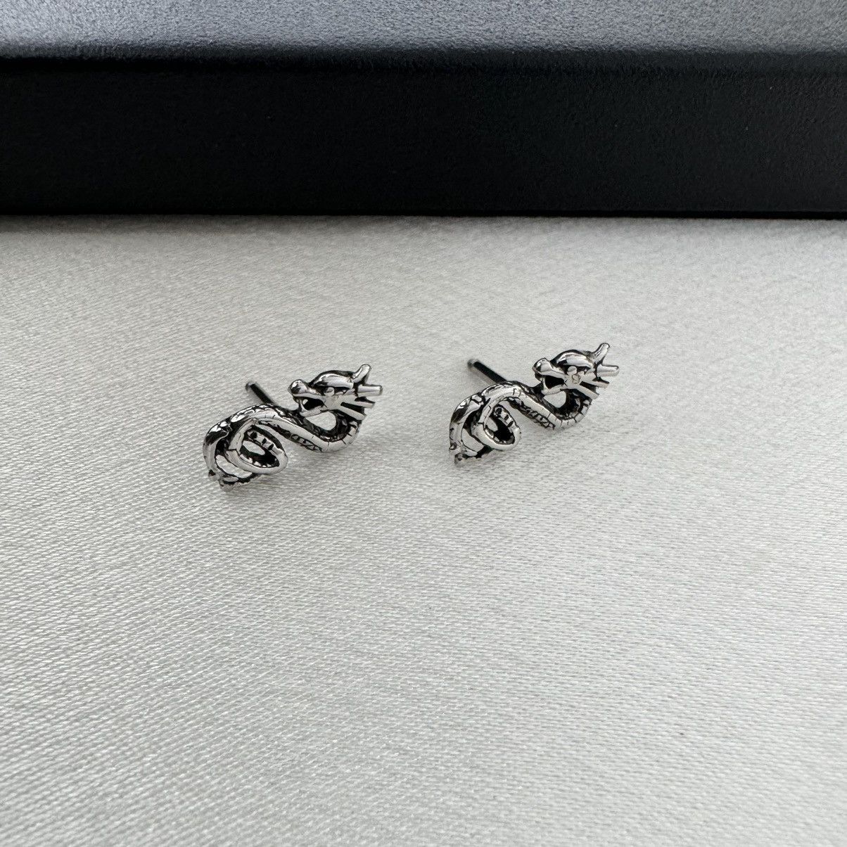 Other Screw-Back Dragon Stud Earrings for Men Women,Unisex Style Size ONE SIZE - 3 Thumbnail