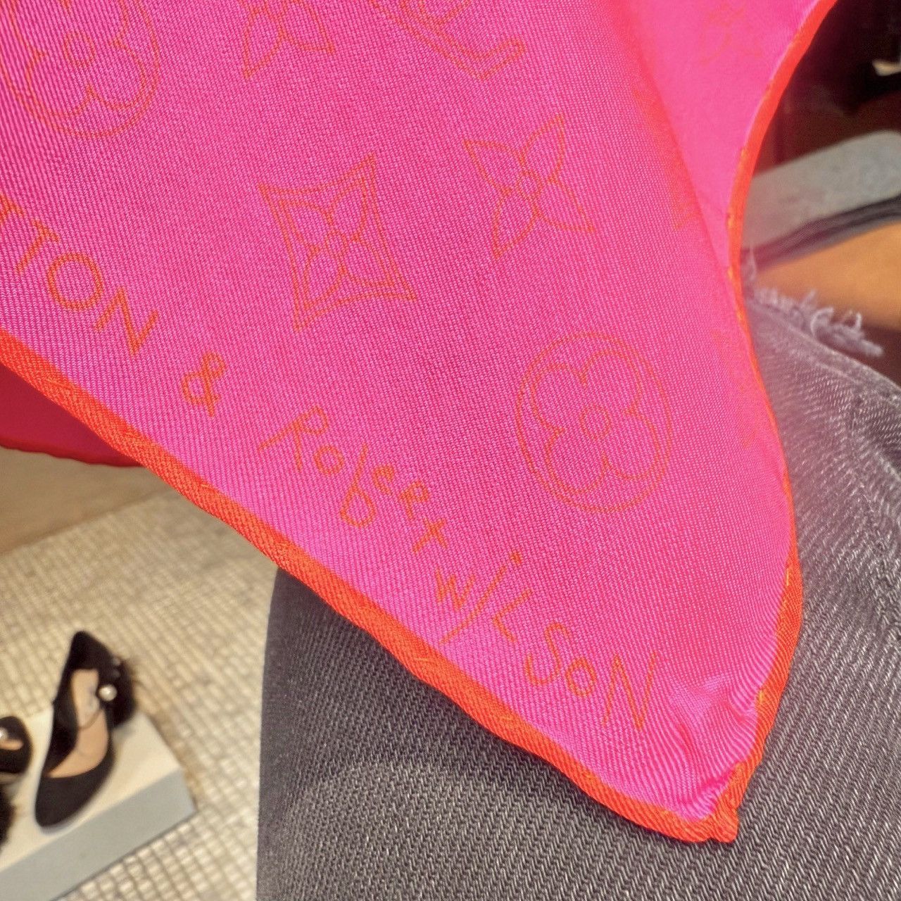 Louis Vuitton Louis Vuitton X Robert Wilson Hot Pink Bandana Silk Scarf Size ONE SIZE - 4 Thumbnail