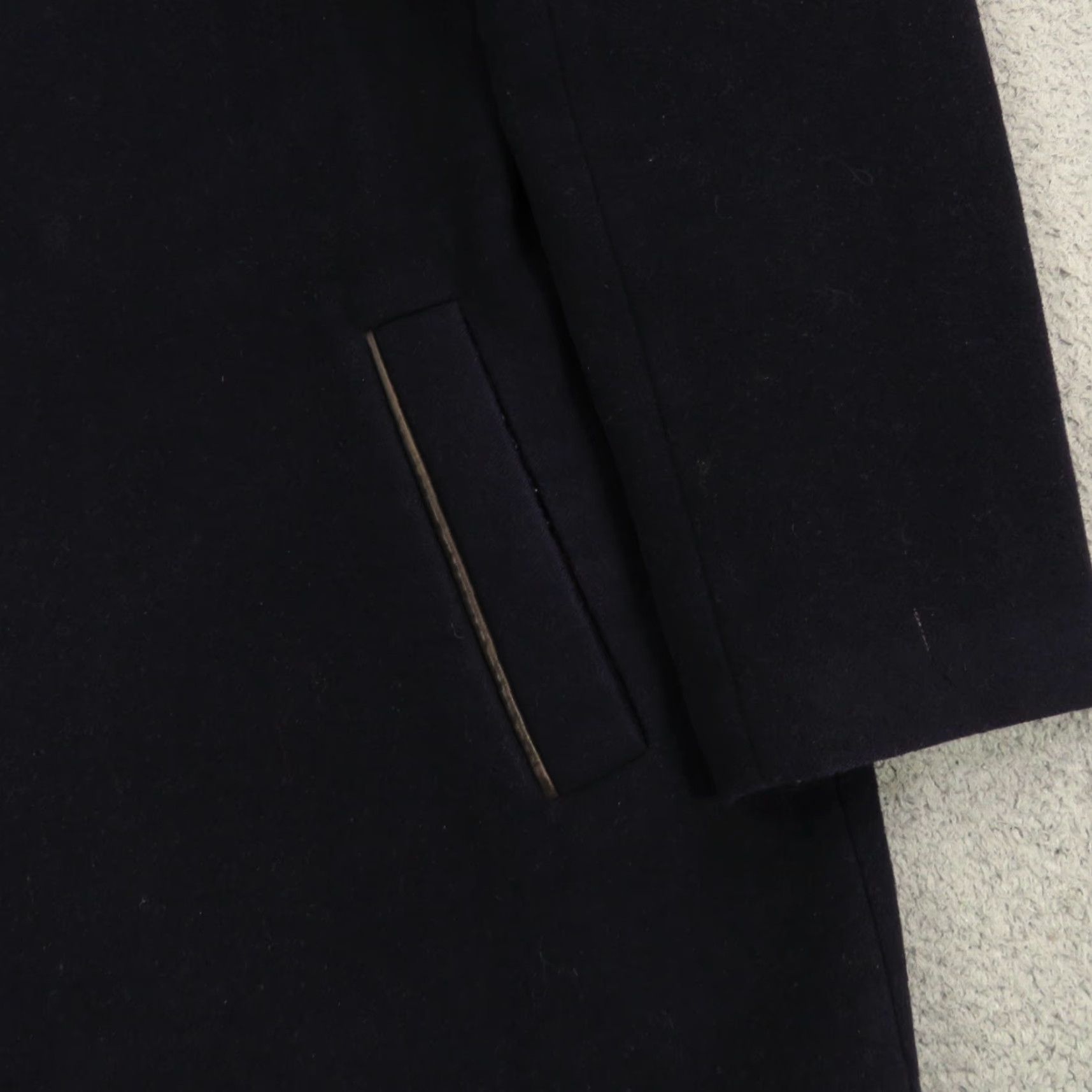 Cole Haan VINTAGE Cole Haan Coat Men Large Navy Wool Cashmere Lambskin Leather Trim Pea Coat Long Wool Jacket Car City Size US L / EU 52-54 / 3 - 3 Thumbnail