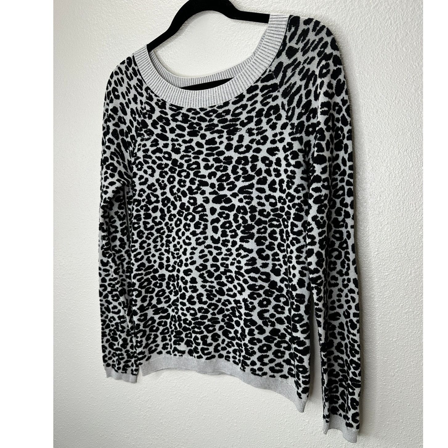 Express Express Black & Gray Leopard Print Boat neck Thin Sweater M Size M / US 6-8 / IT 42-44 - 3 Thumbnail