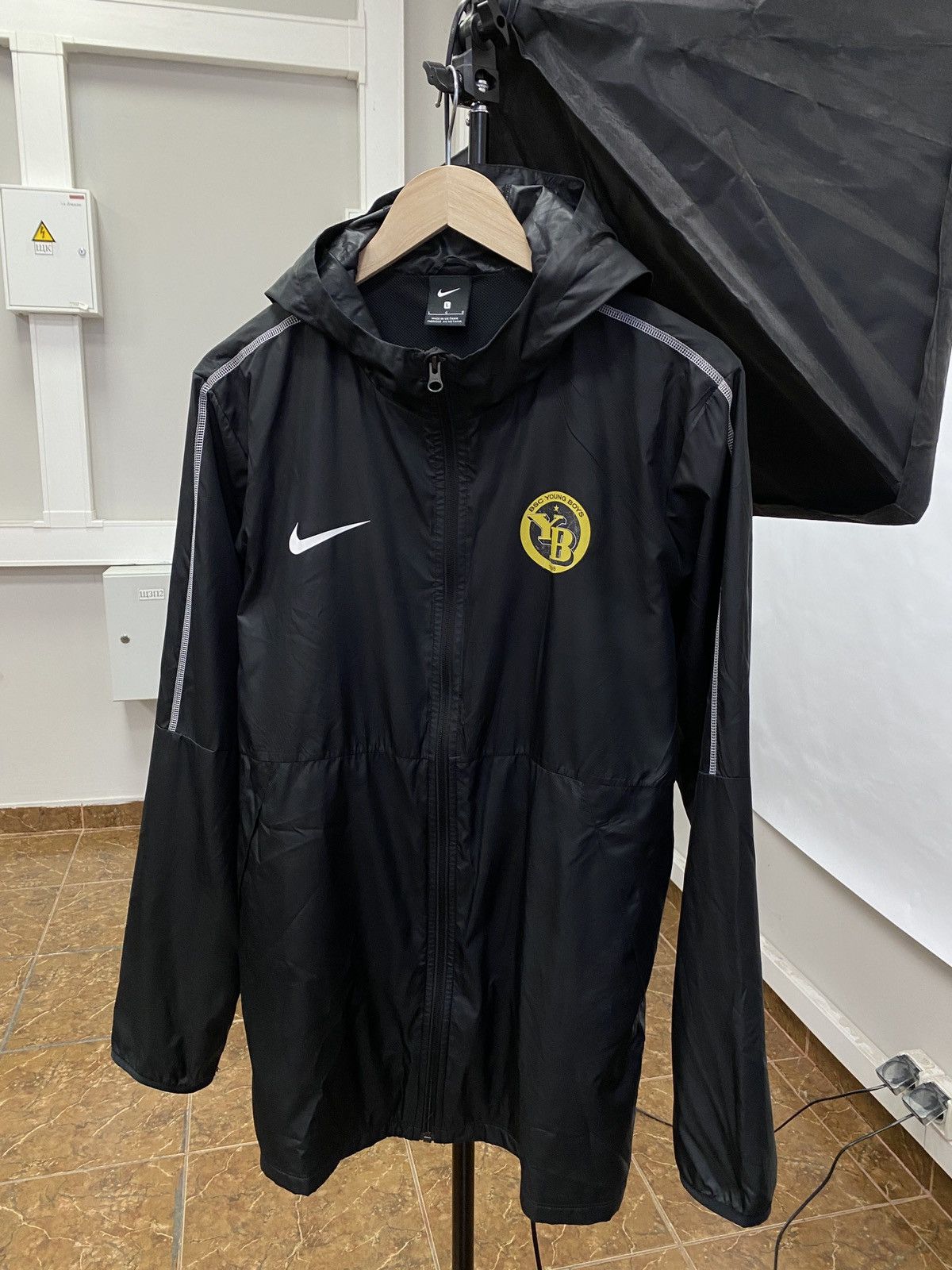 Nike 🇨🇭 Nike BSC Young Boys Football Jacket Rare Retro Y2K Hype Size US L / EU 52-54 / 3 - 1 Thumbnail