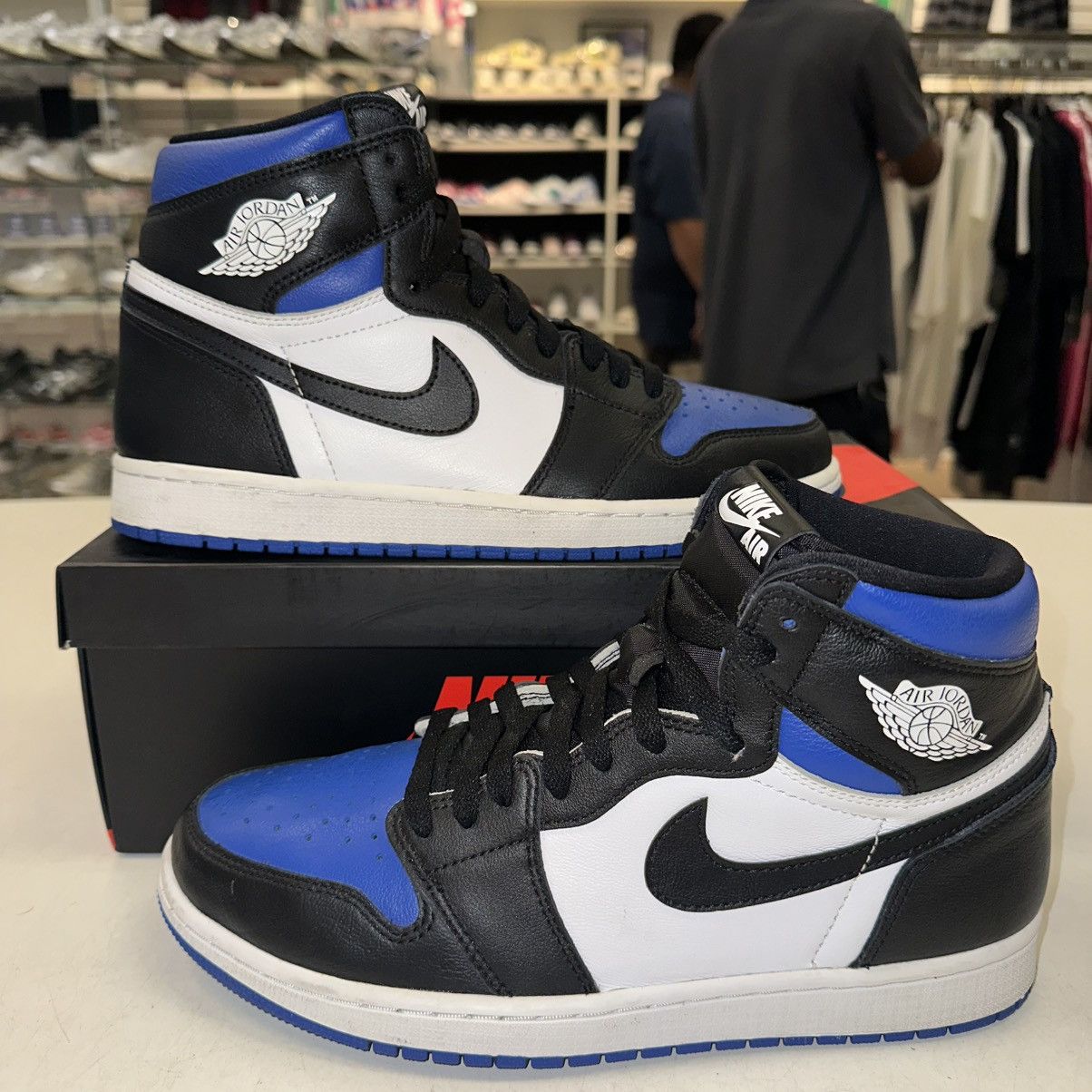 Jordan Brand Size 10 - Jordan 1 Retro OG High Royal Toe Size US 10 / EU 43 - 1 Thumbnail