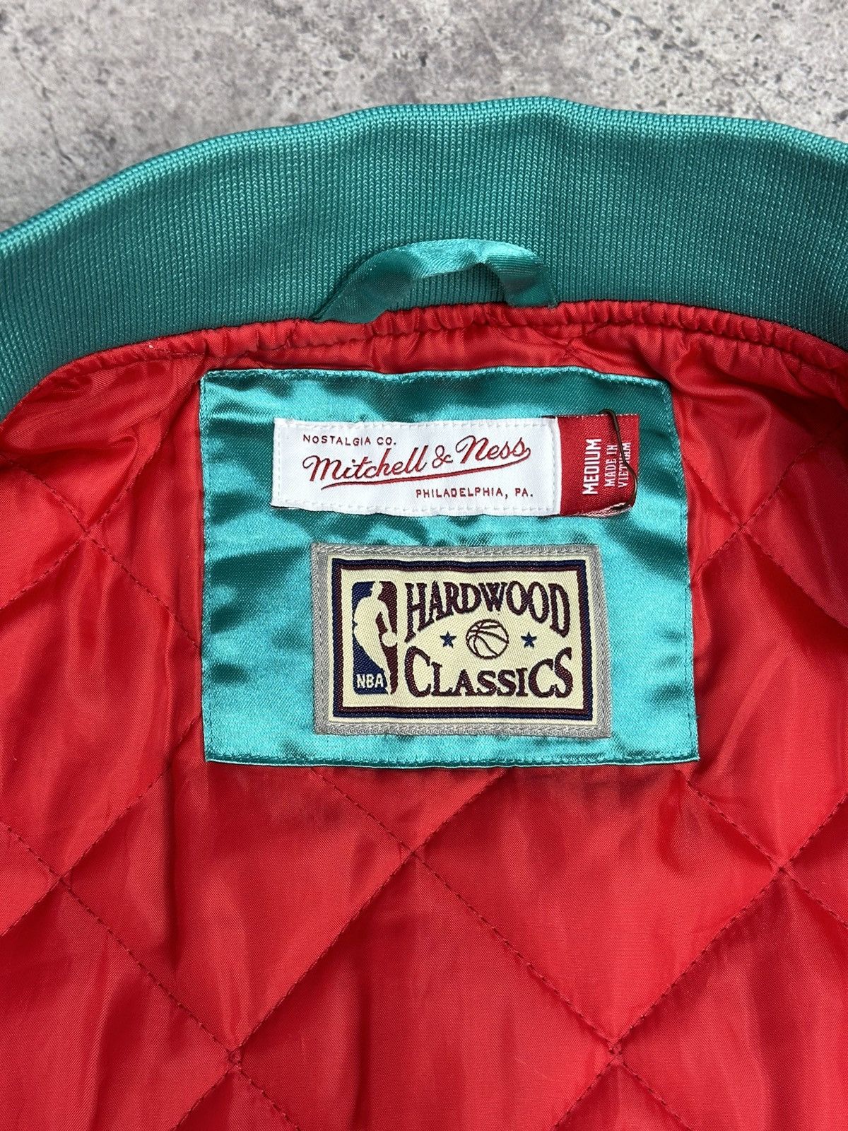Mitchell & Ness × NBA Vintage Mitchell & Ness Grizzlies NBA Bomber Jacket Size US M / EU 48-50 / 2 - 14 Thumbnail
