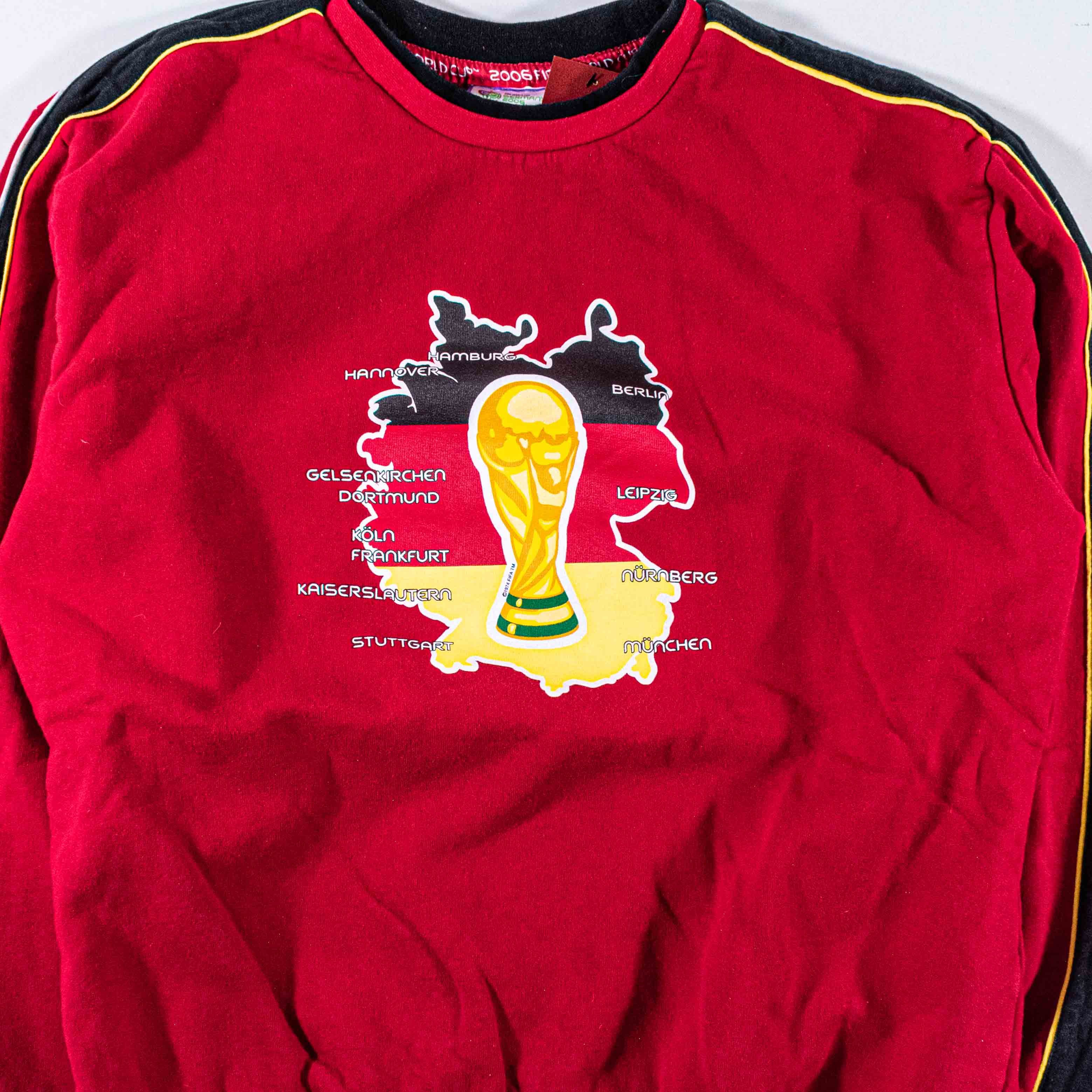 Vintage VTG 2006 FIFA World Cup Germany Sweatshirt Crewneck Soccer Size US XL / EU 56 / 4 - 4 Thumbnail