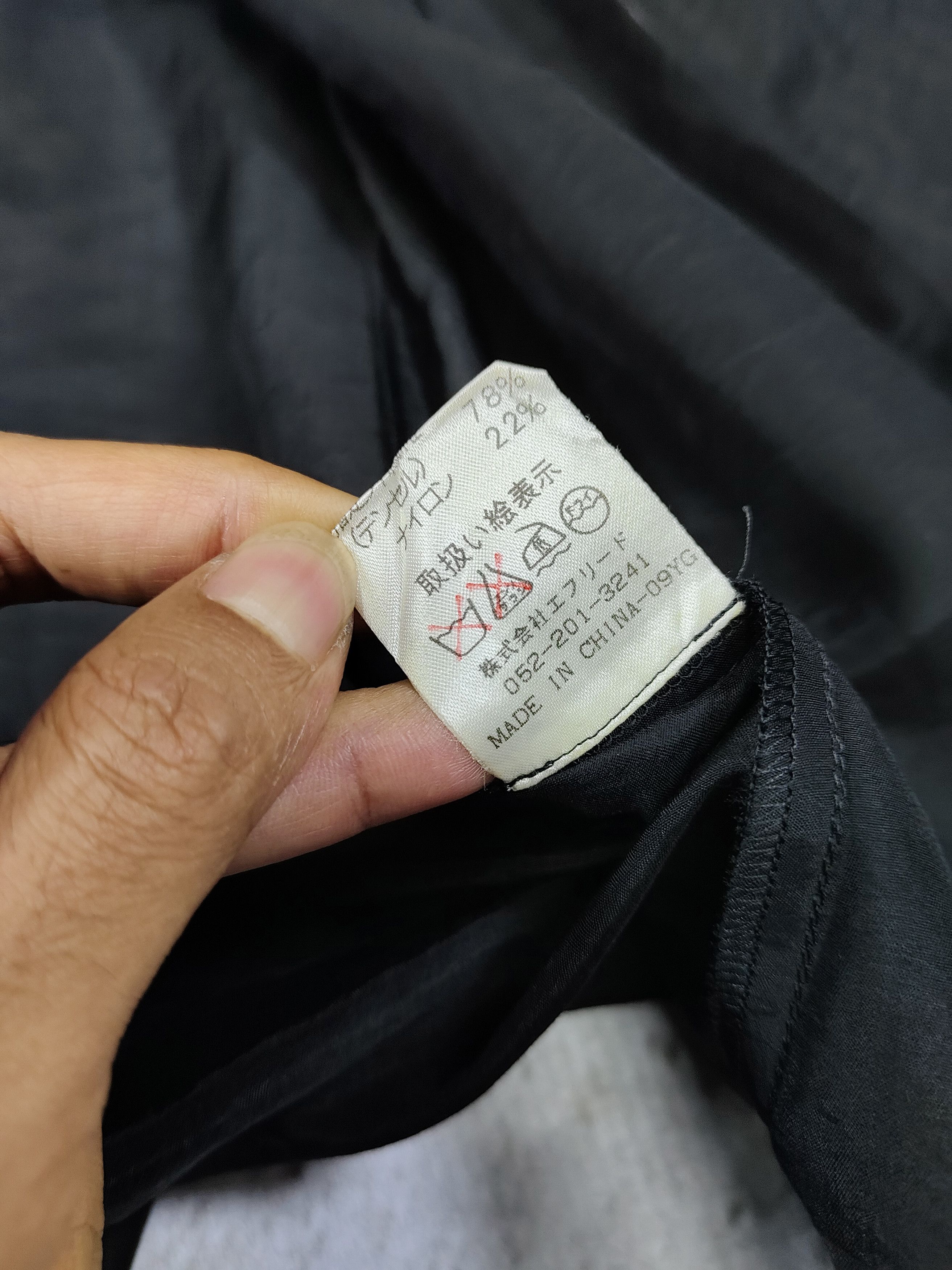 Japanese Brand 2000s Proud Of🇯🇵Gothic Minimal Darkwear Layering Rayon Top Size M / US 6-8 / IT 42-44 - 10 Thumbnail