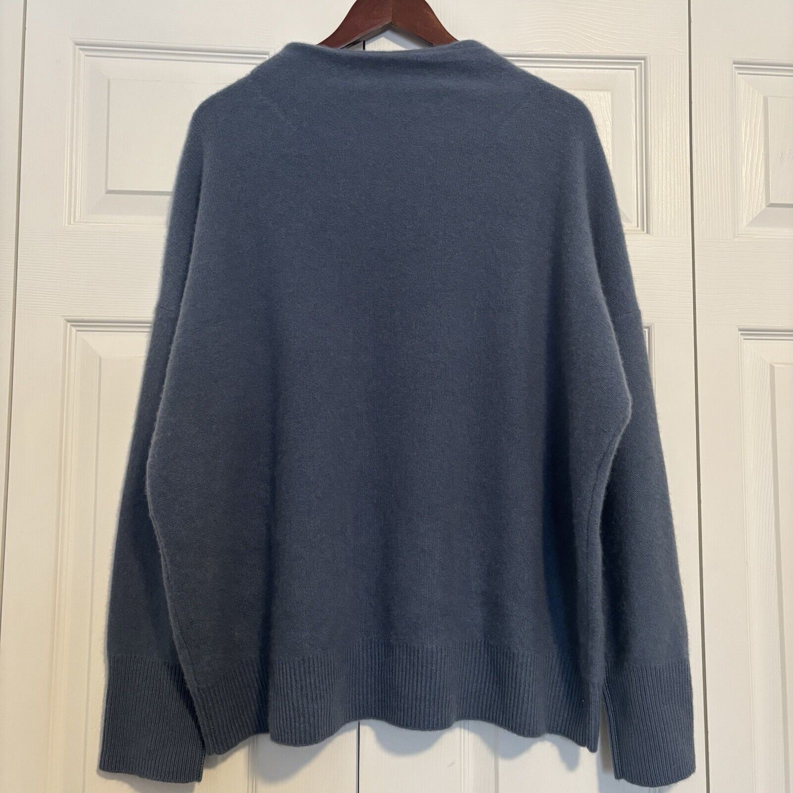 Vince Women’s Vince Cashmere Blue Sweater Mock Neck XL Cashmere Size XL / US 12-14 / IT 48-50 - 1 Thumbnail