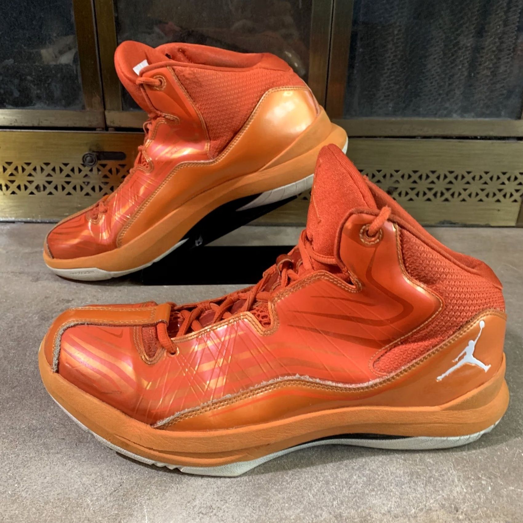 Nike Nike Jordan Aero Mania Team Orange White Total Orange 552313-805 Men's Size 9 Athletic Basketball Shoes Size US 9 / EU 42 - 3 Thumbnail
