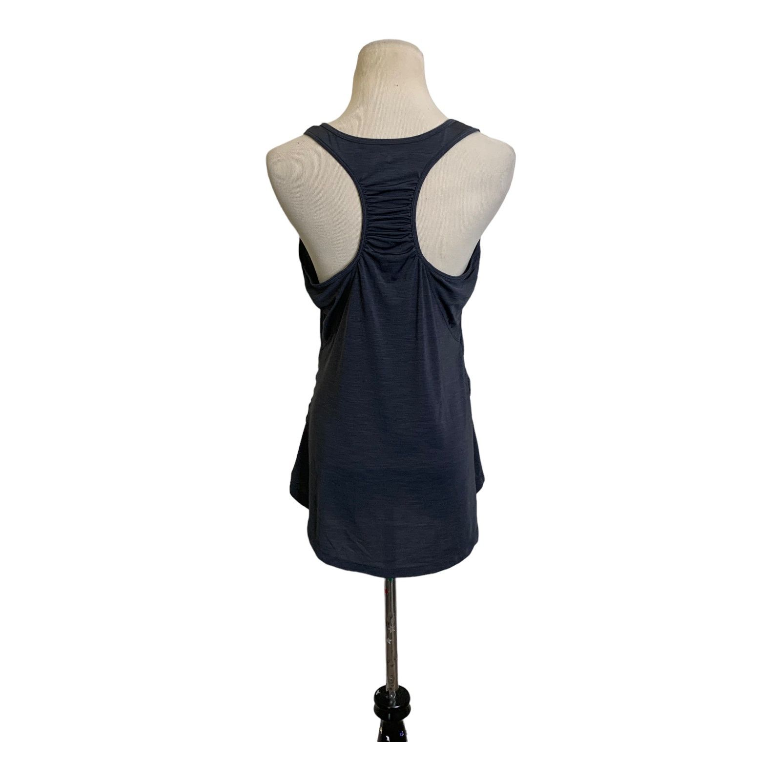Old Navy Old Navy gray work out tank top size M Size M / US 6-8 / IT 42-44 - 7 Thumbnail