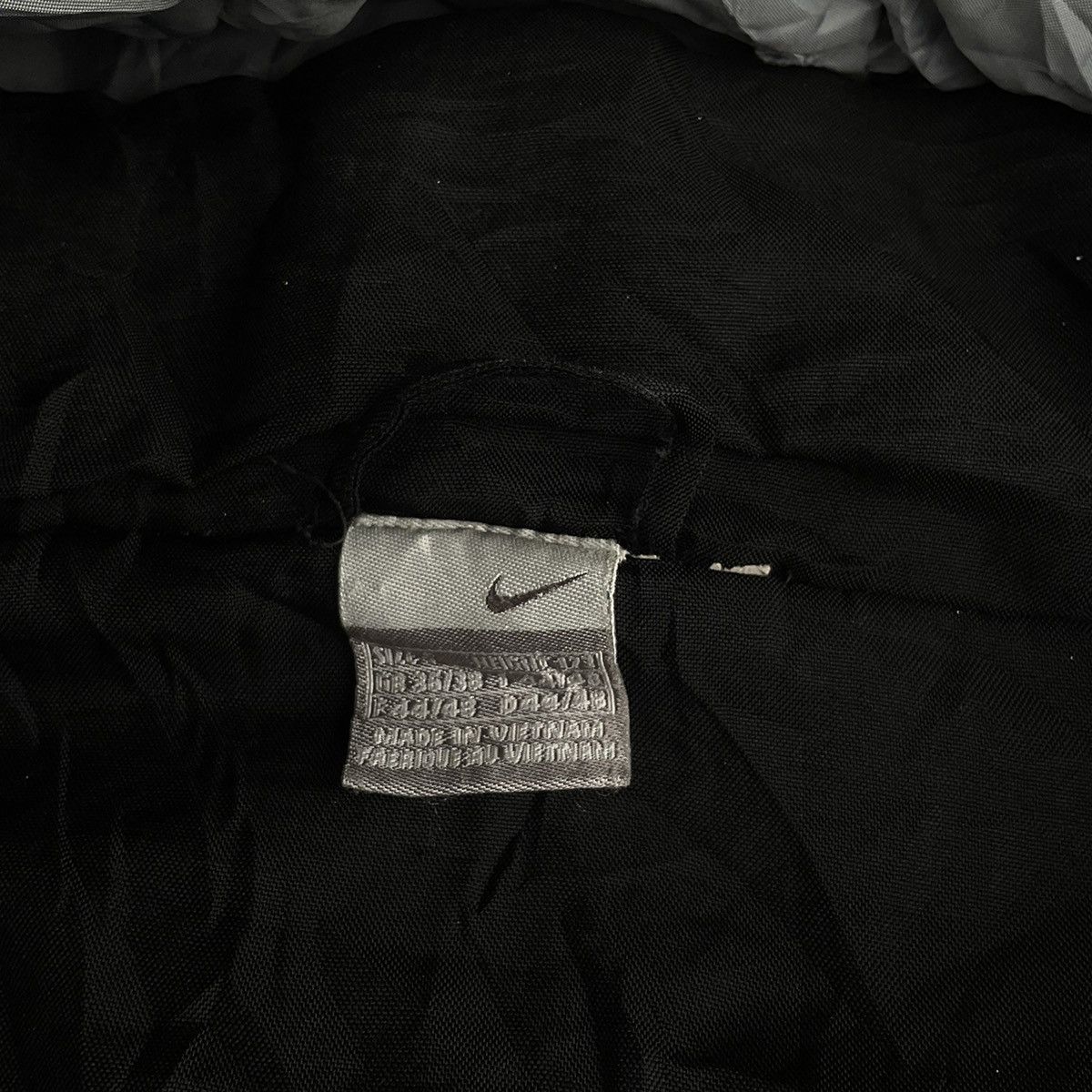Nike × Vintage Nike Vintage Nylon Big Swoosh Logo Lig Size US M / EU 48-50 / 2 - 5 Thumbnail
