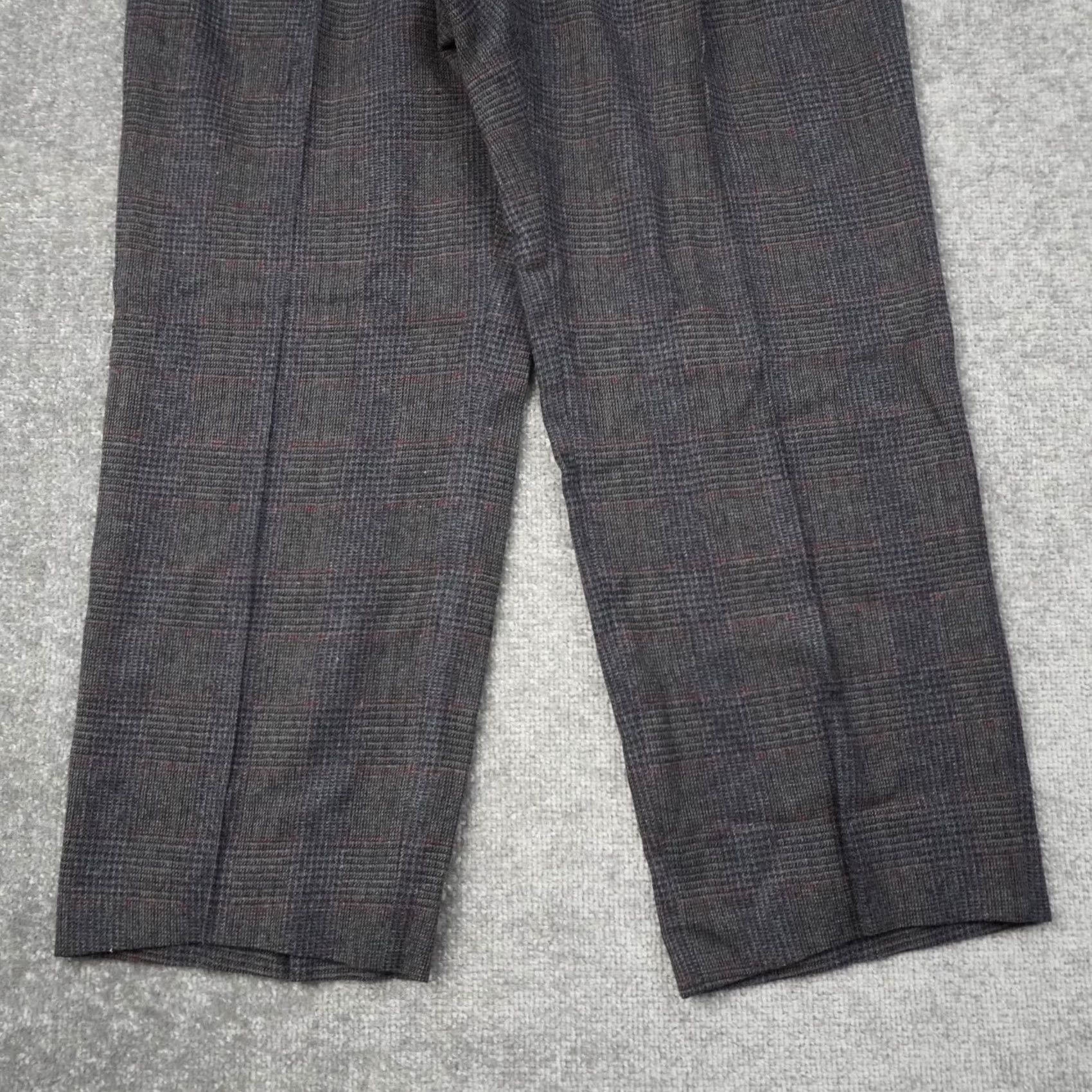 Pendleton VINTAGE Pendleton Wool Pants Mens 40x29 Plaid Gray Pleated Dress Pants USA Made 70s Regular Fit Mens Pants Size US 40 / EU 56 - 5 Thumbnail