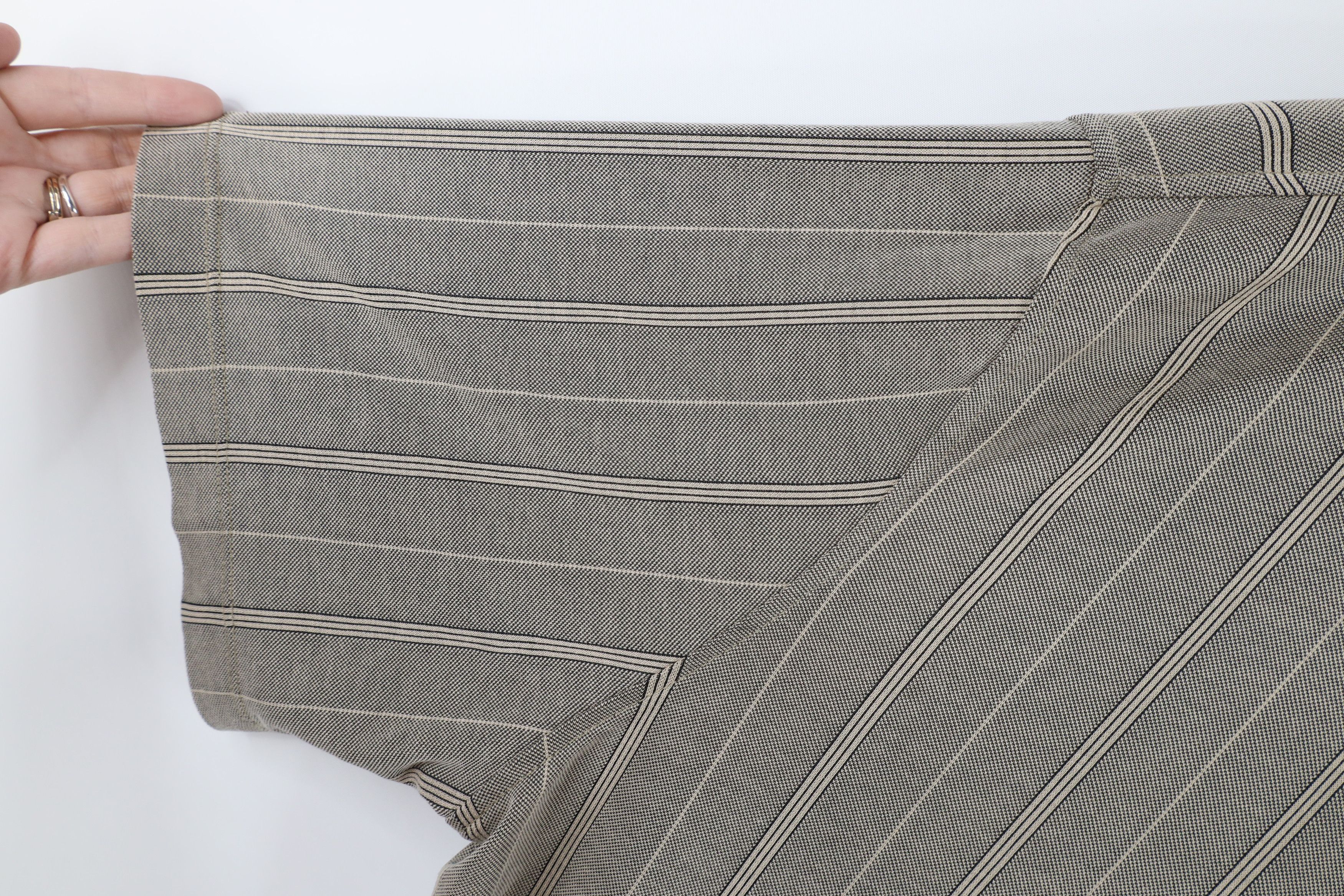 Vintage Vintage 90s Streetwear Block Knit Collared Polo Shirt Beige Size US XL / EU 56 / 4 - 6 Thumbnail