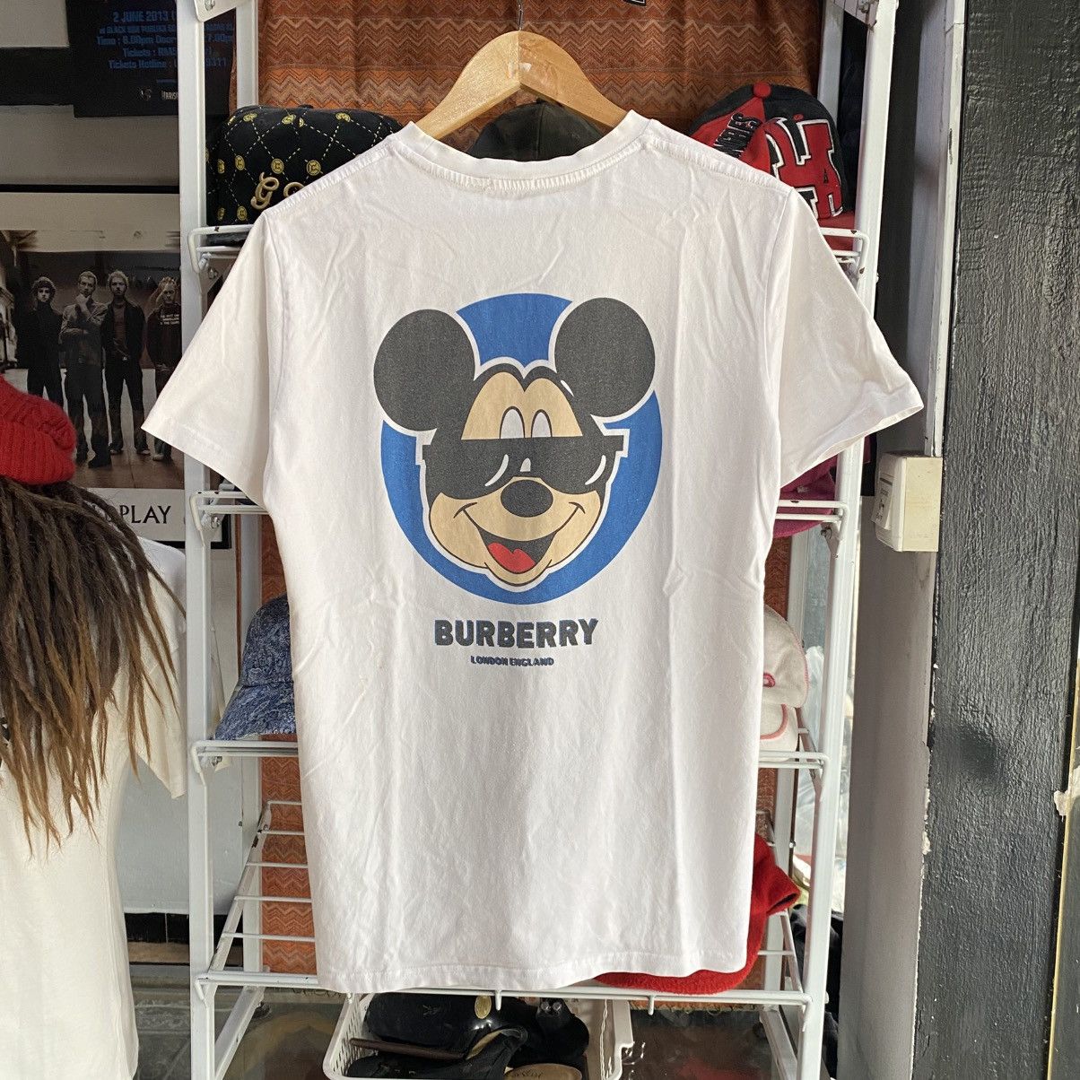 Burberry Burberry London England Mickey Tee T-Shirt Short Sleeve Size US M / EU 48-50 / 2 - 1 Thumbnail