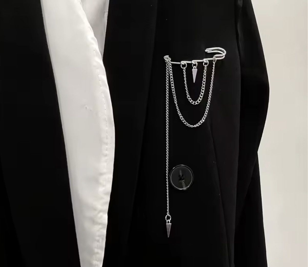 Jewelry Chain Brooch Decoration Tassel Chain Pin Size ONE SIZE - 2 Thumbnail