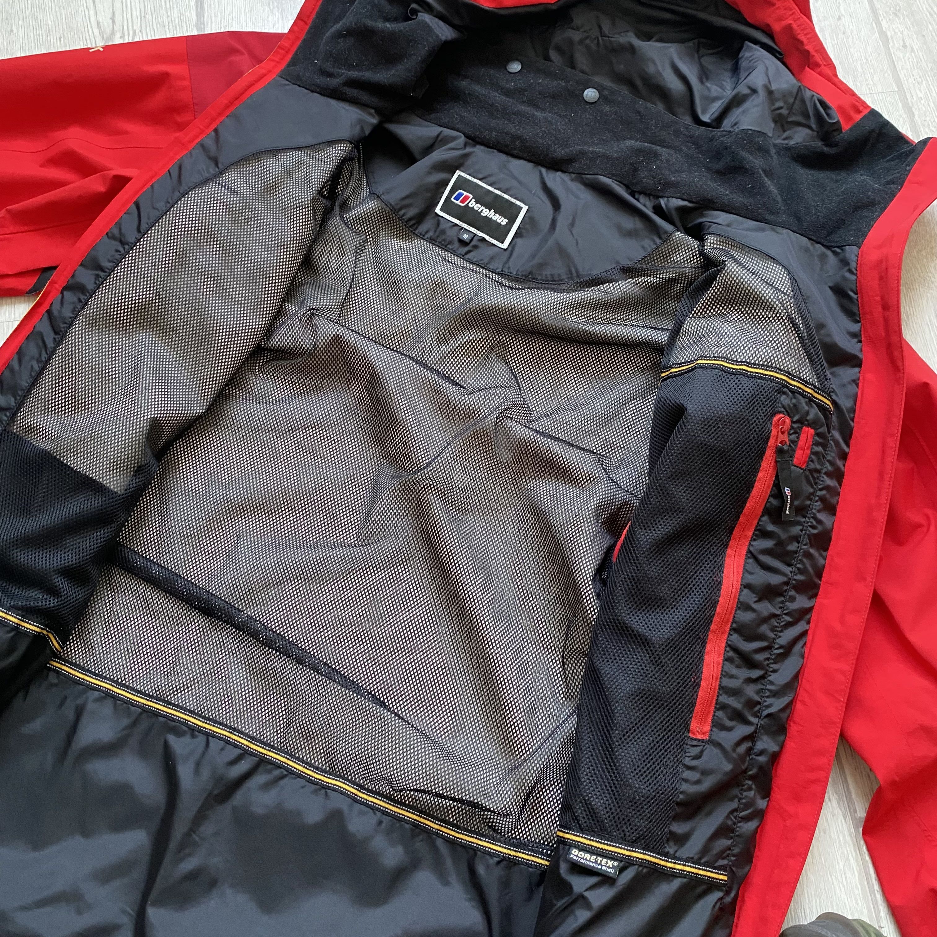 Berghaus Gorpcore Berghaus Gore-Tex fabric jacket Mera peak Size US M / EU 48-50 / 2 - 13 Thumbnail