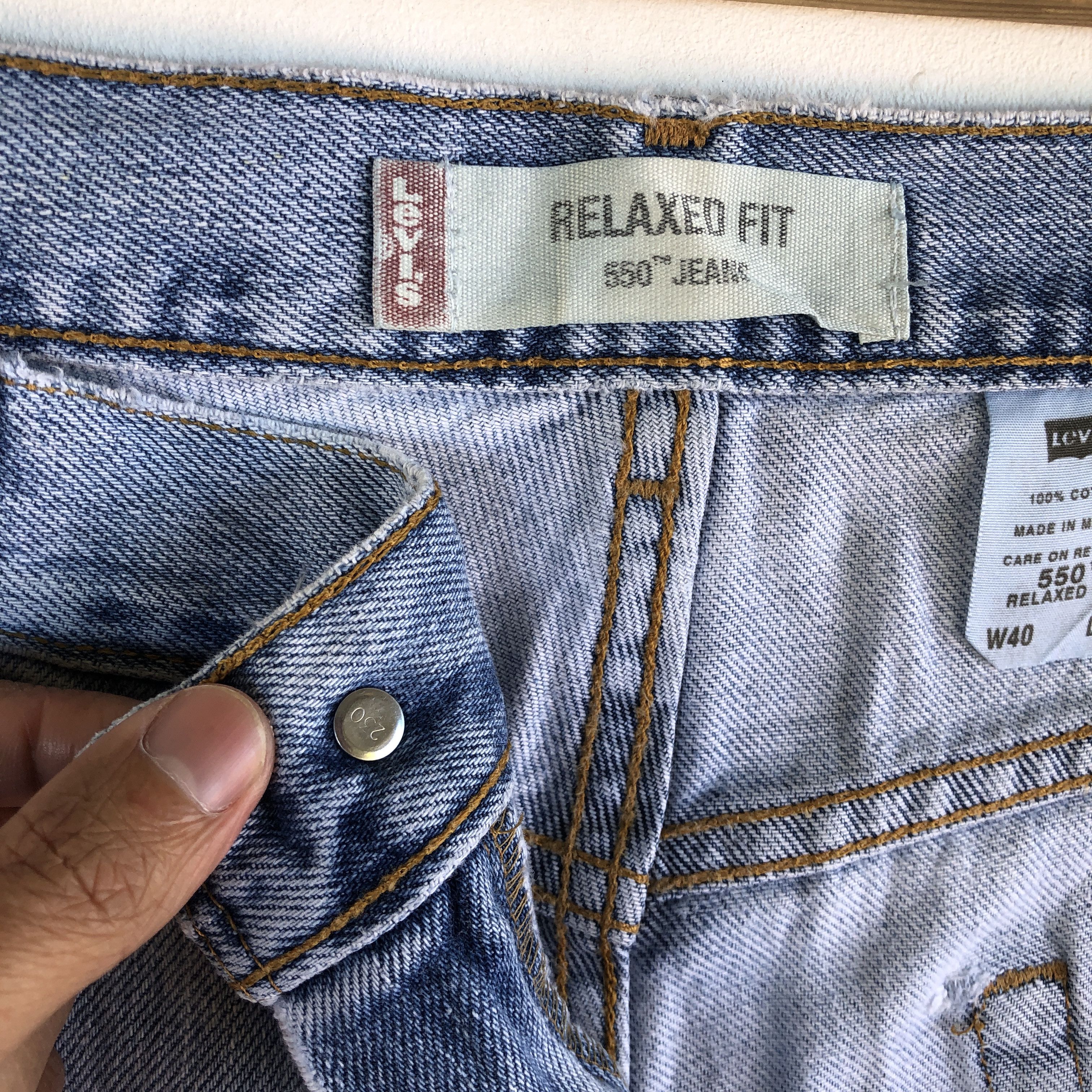Levi's Vintage Light Wash Levi's Jeans Levi's 550 Denim Size US 38 / EU 54 - 7 Thumbnail
