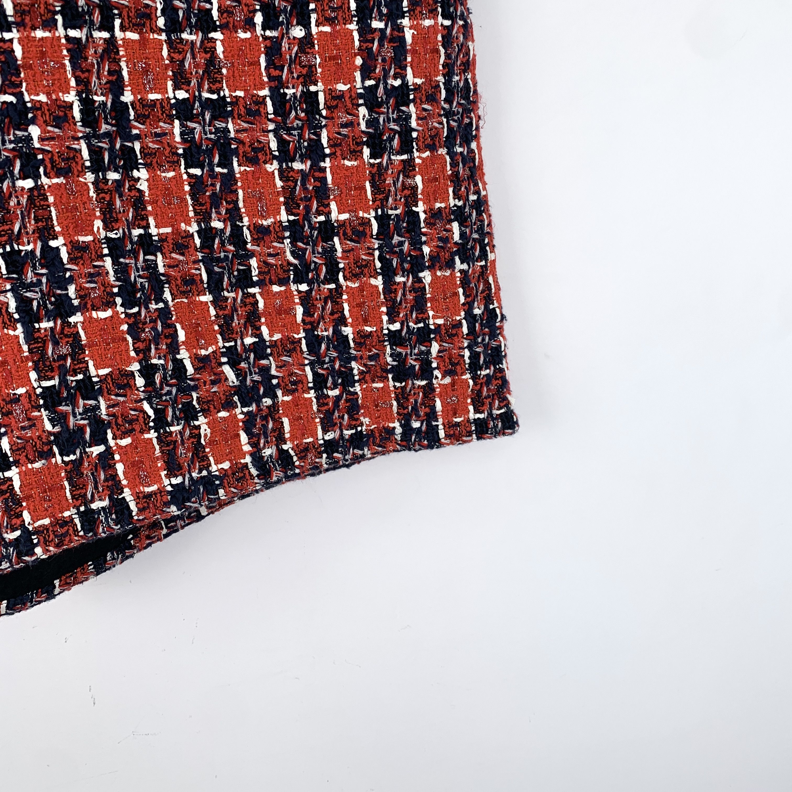 Gucci Gucci Red Plaid Tweed Shorts (44) Size 30" / US 8 / IT 44 - 6 Thumbnail