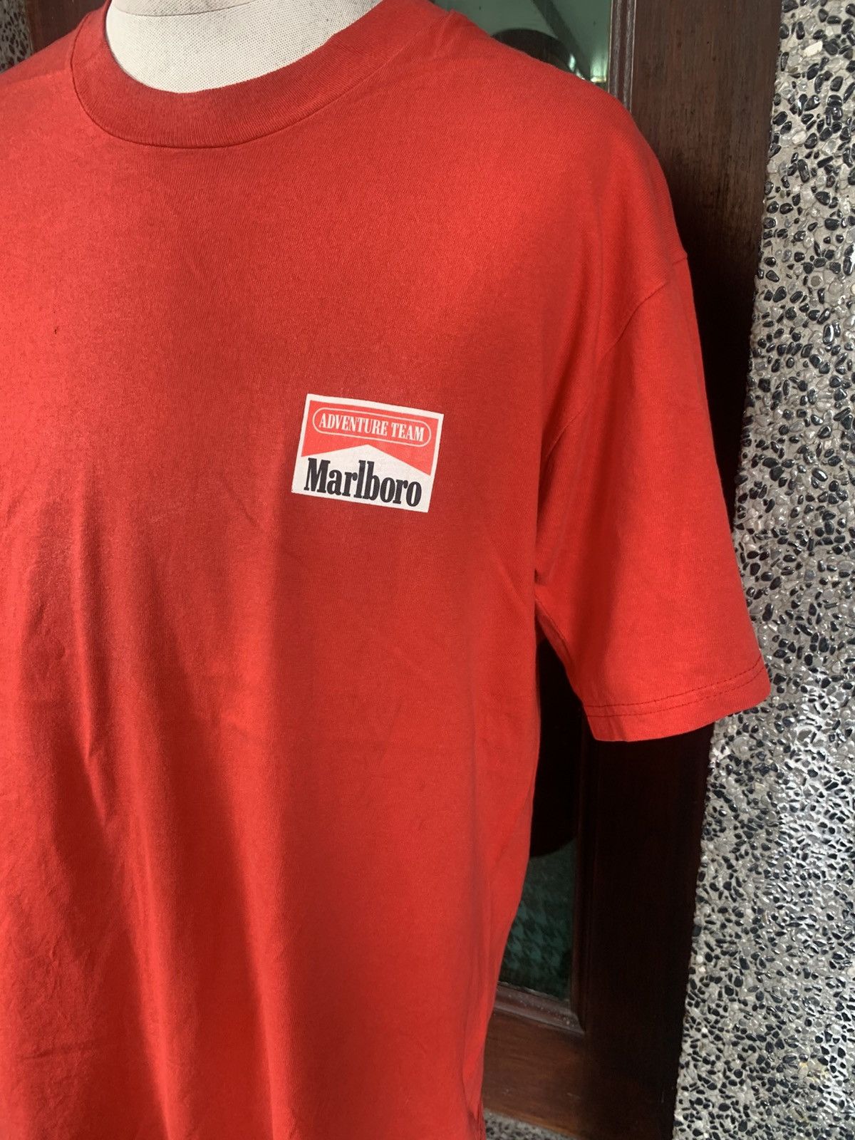 Marlboro Adventure Team × Vintage Vintage 90s Marlboro Adventure Team T shirt Size US L / EU 52-54 / 3 - 4 Thumbnail