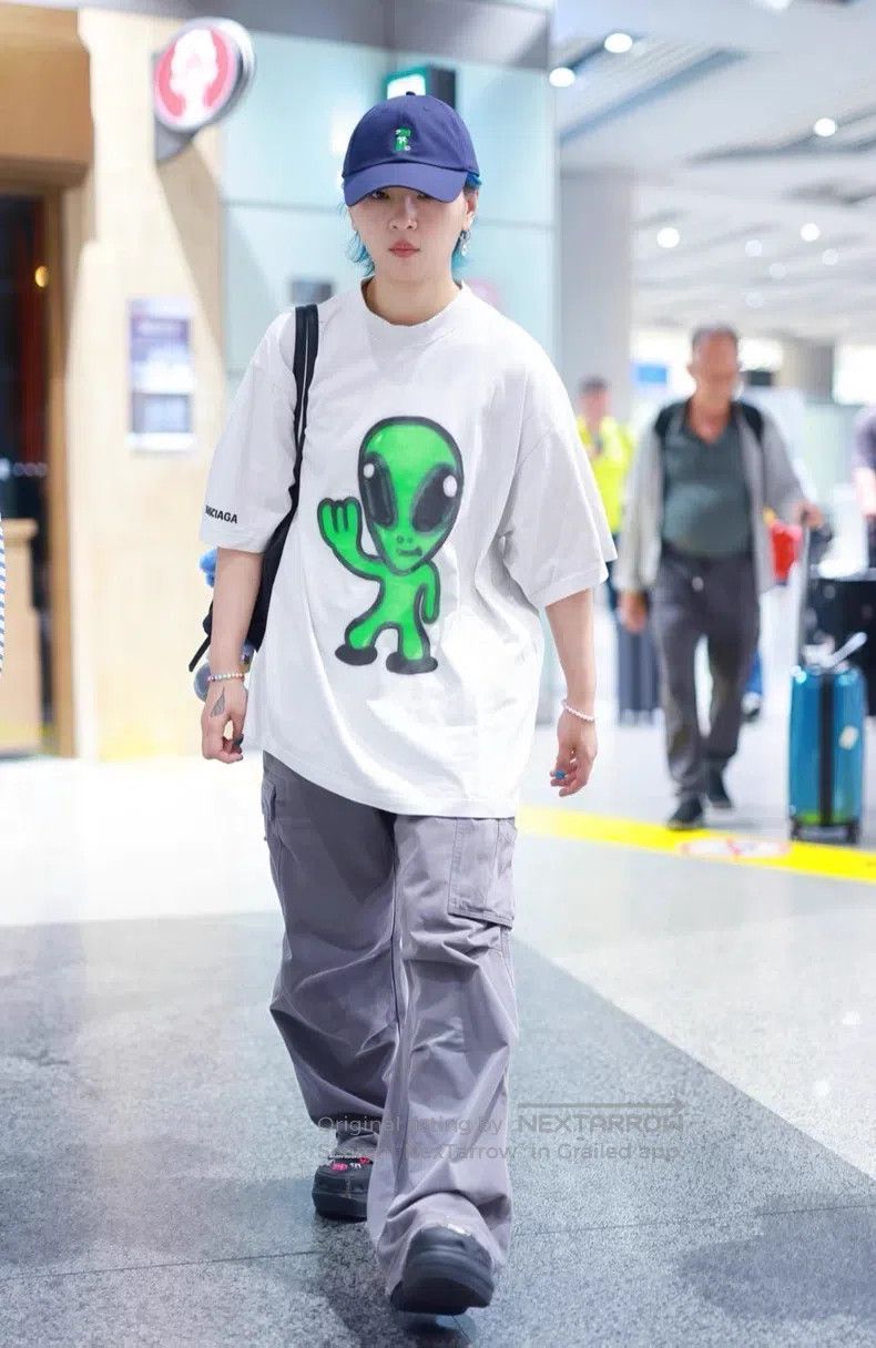 Balenciaga Balenciaga Solid color round neck printed and embroidered Size US L / EU 52-54 / 3 - 8 Thumbnail