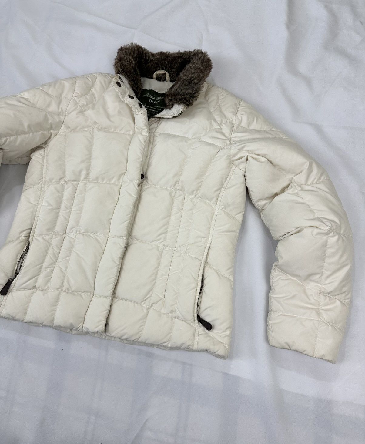 Eddie Bauer Vintage Women’s Eddie Bauer Down Jacket With Fur Size S Size S / US 4 / IT 40 - 3 Thumbnail