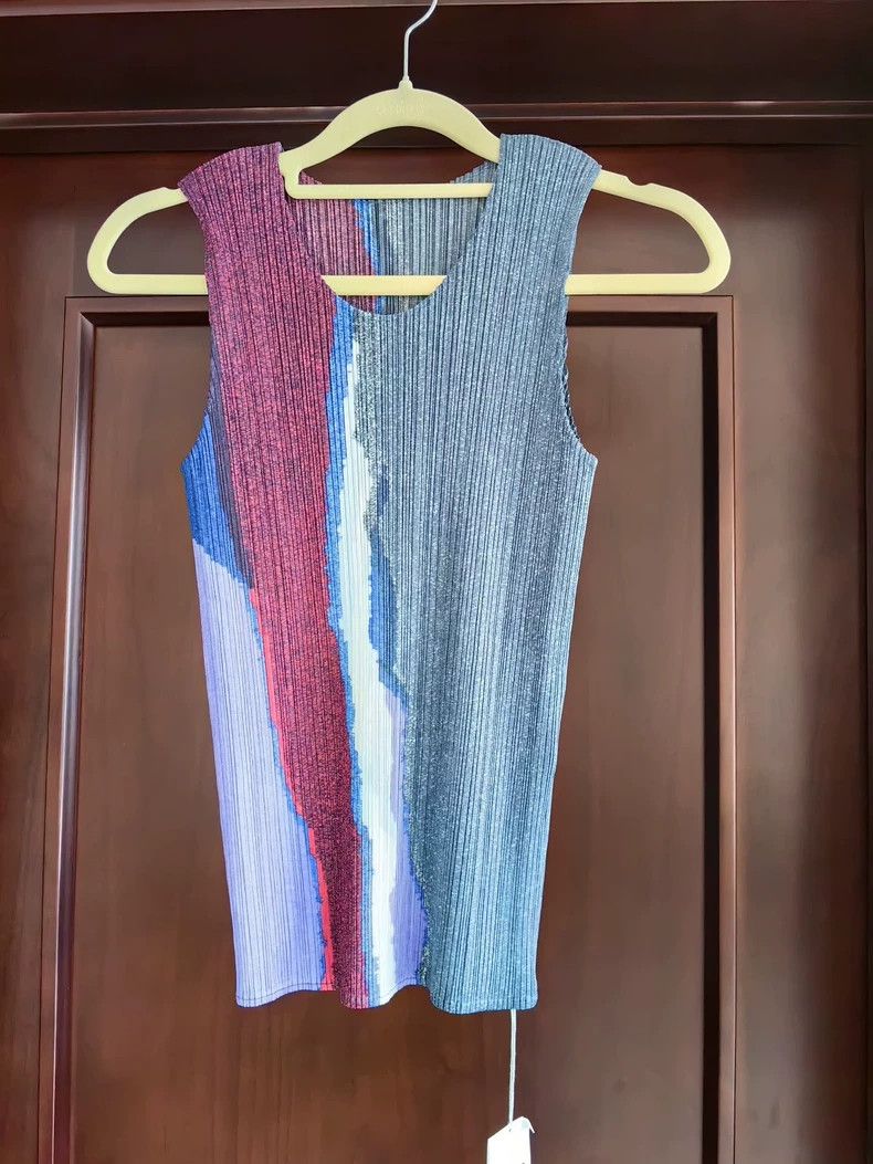 Issey Miyake Issey Miyake size:3 Blue round-neck sleeveless vest Size S / US 4 / IT 40 - 1 Thumbnail