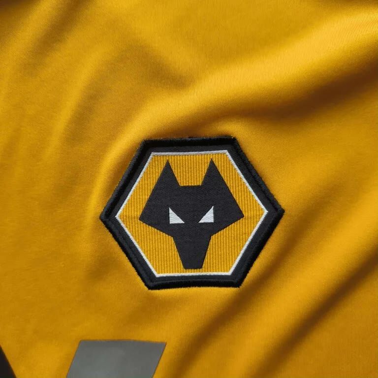 Adidas Wolverhampton Wanderers 2018-19 home football jersey size L Size US L / EU 52-54 / 3 - 3 Thumbnail