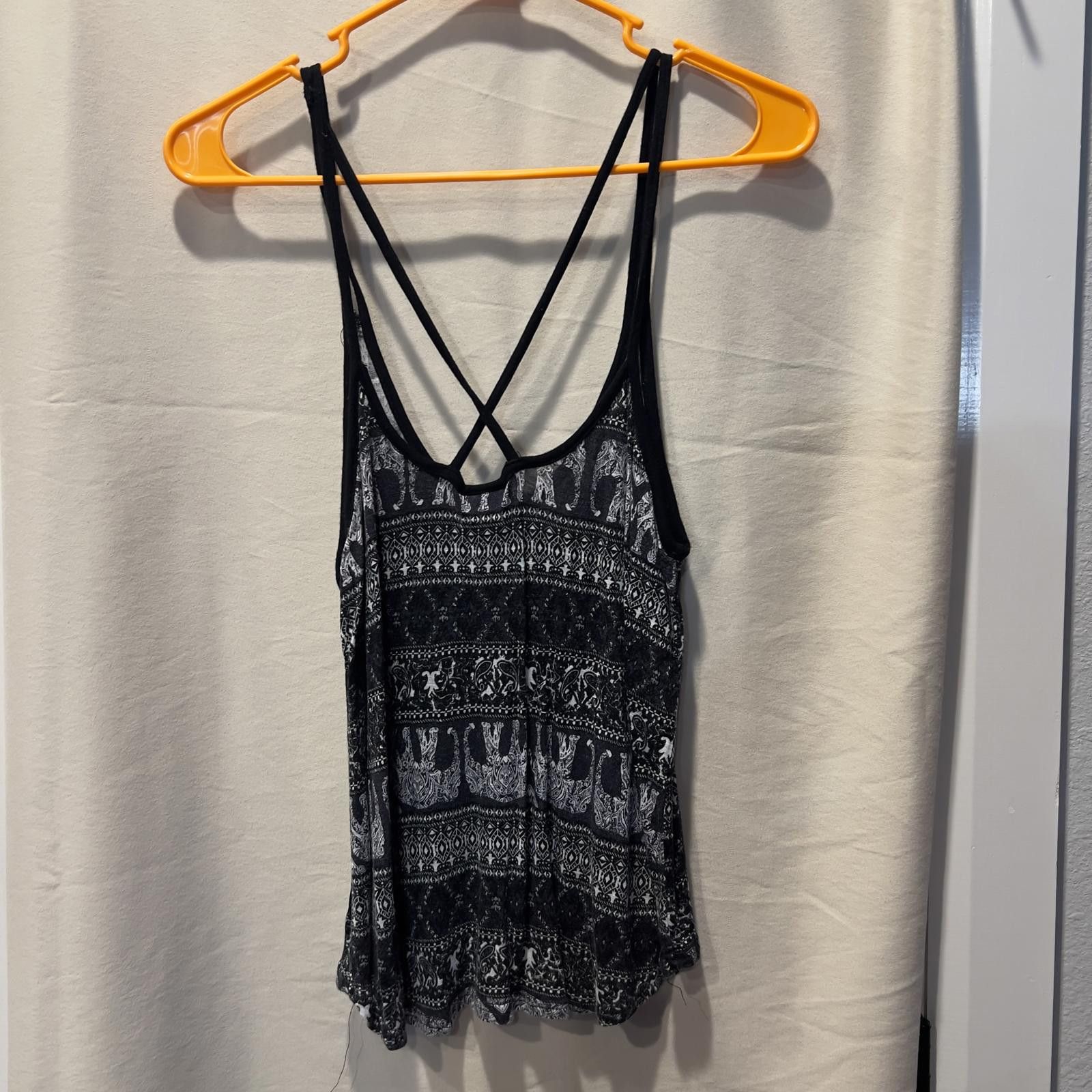 rue21 rue21 Women's Black and White Patterned Rayon Tank Top, Size Size L / US 10 / IT 46 - 1 Thumbnail