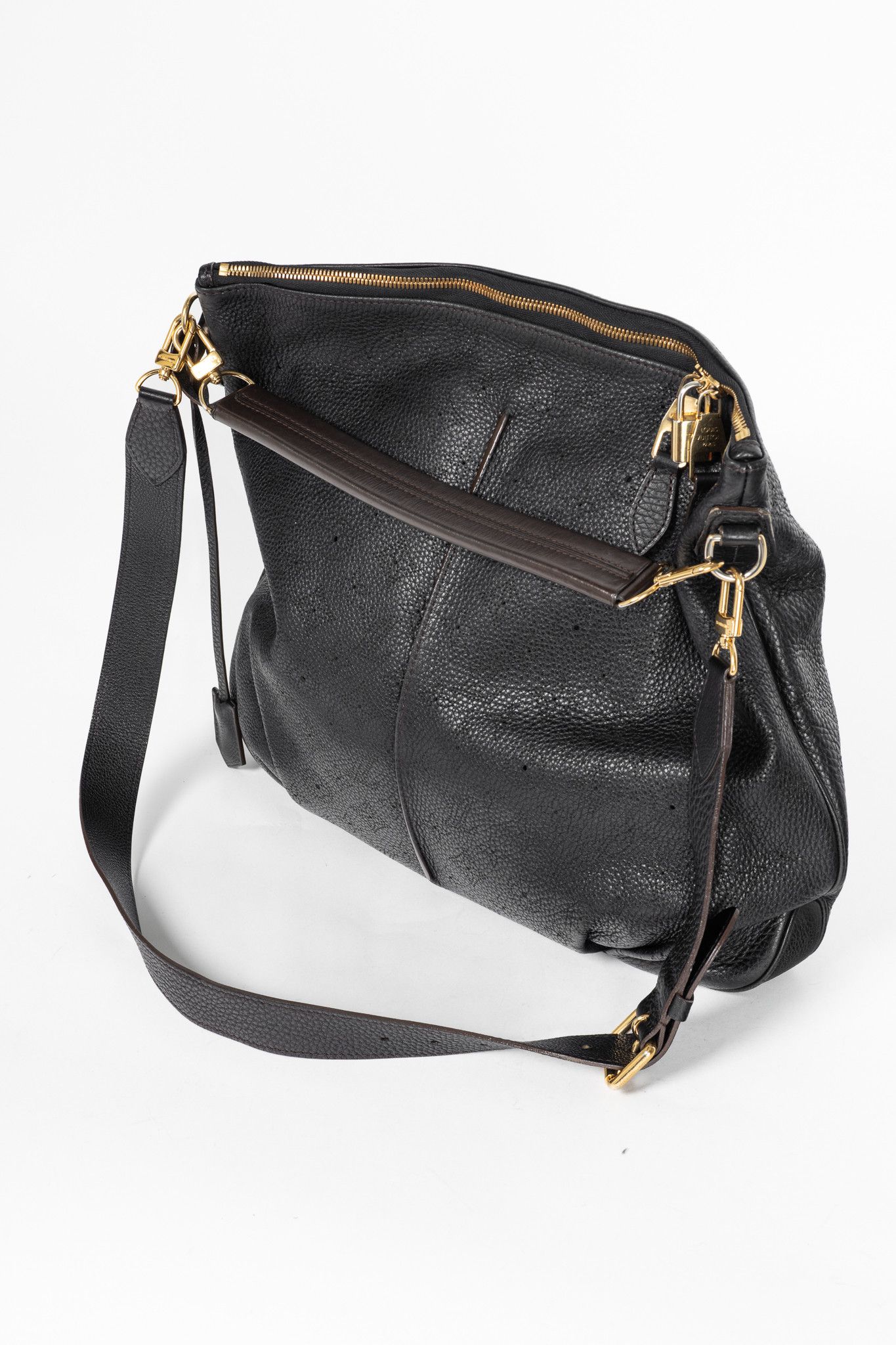 Louis Vuitton Louis Vuitton Selene MM Black Mahina Leather Hobo Size ONE SIZE - 6 Thumbnail