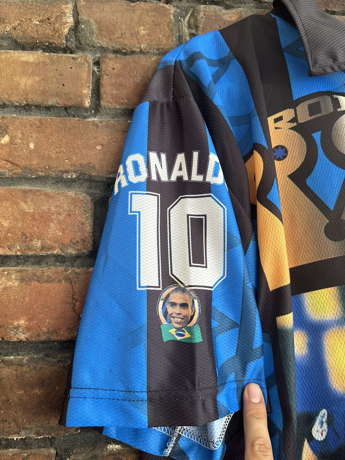 Vintage Vintage Inter Milan Ronaldo blue & black football shirt 90s Size US XL / EU 56 / 4 - 2 Thumbnail