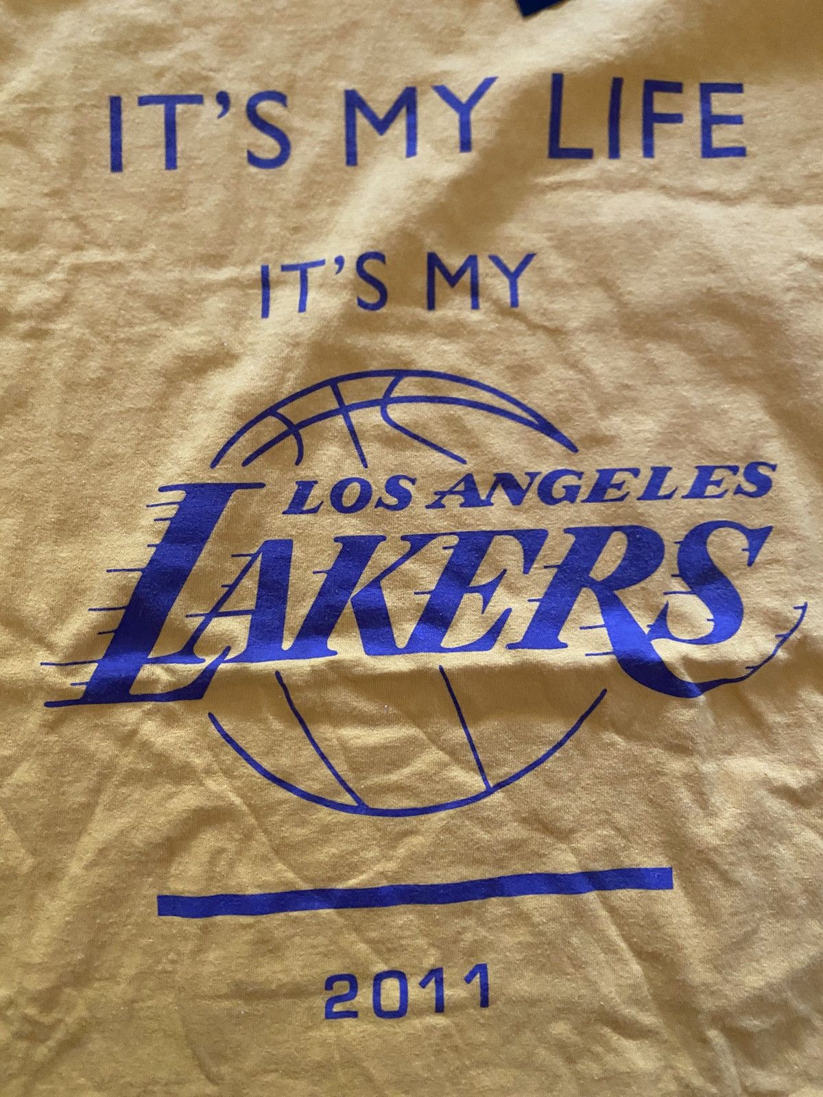 Vintage Vintage Los Angeles Lakers Gold Tee Size US XL / EU 56 / 4 - 4 Thumbnail