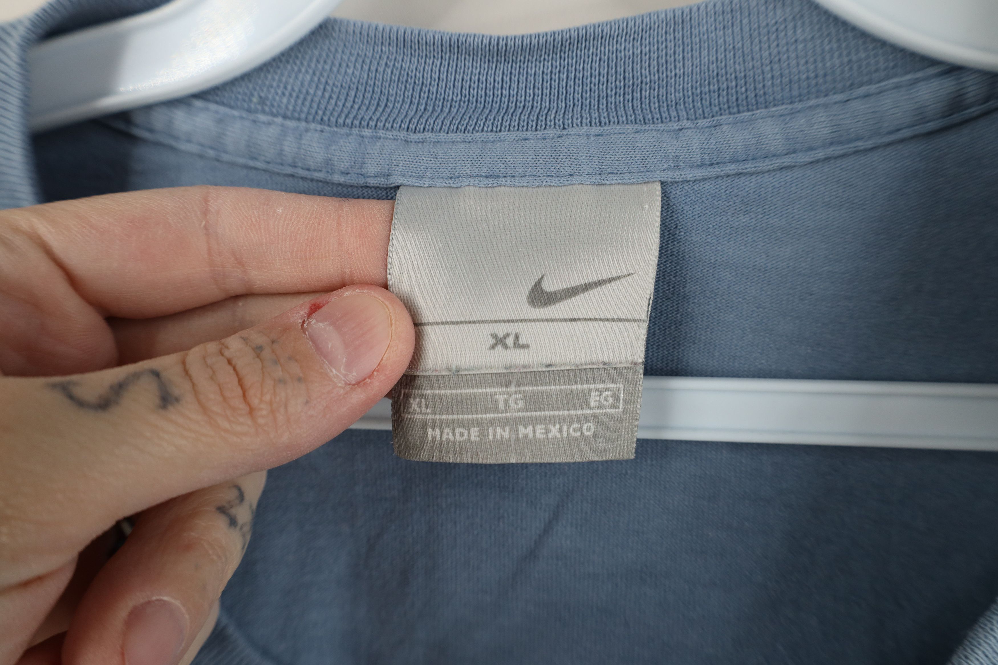 Nike Vintage Nike Scott Mini Swoosh Short Sleeve T-Shirt Blue Size US XL / EU 56 / 4 - 5 Thumbnail