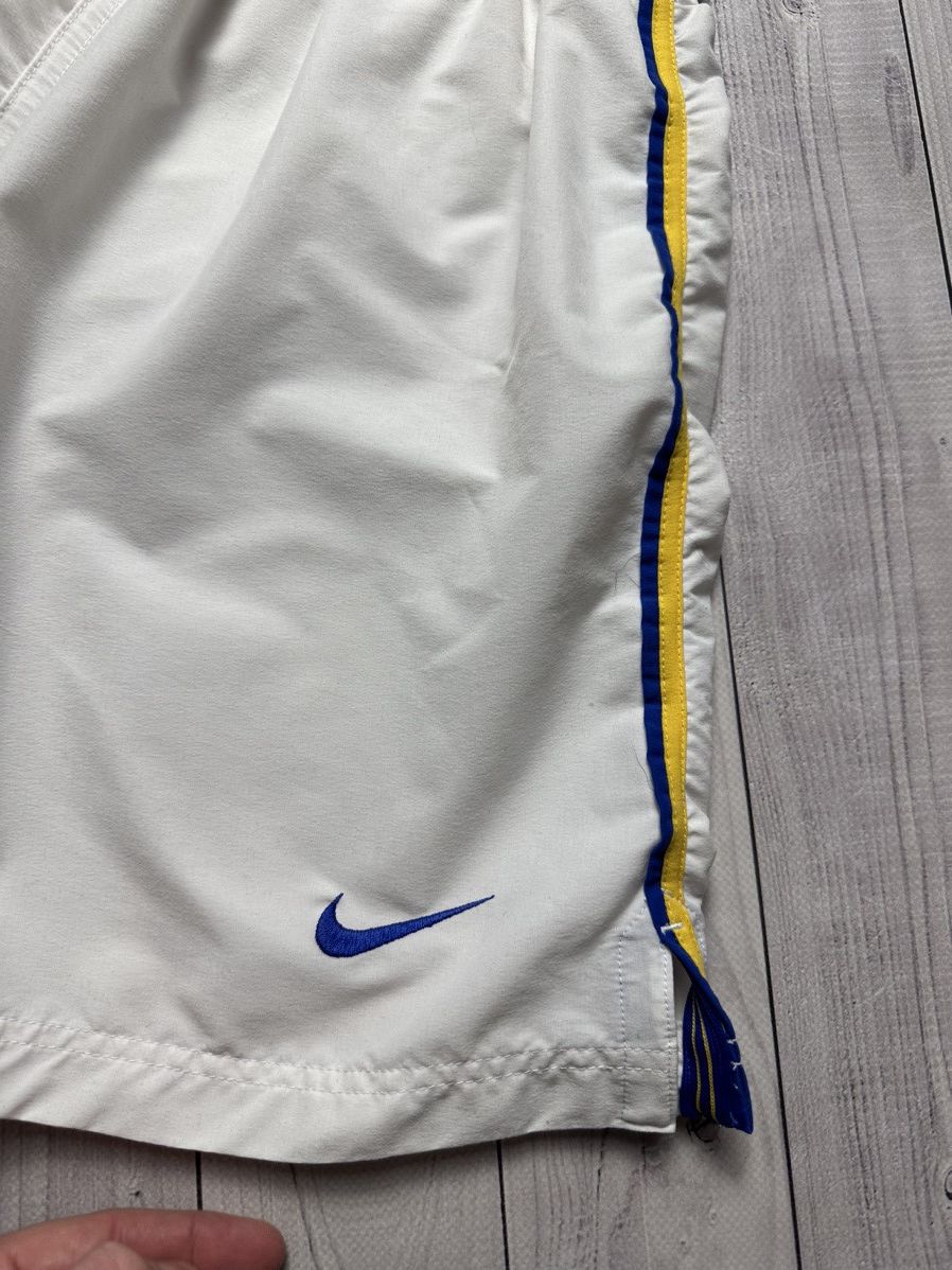 Vintage Vintage nike Leeds soccer shorts size M logo Size US 32 / EU 48 - 3 Thumbnail