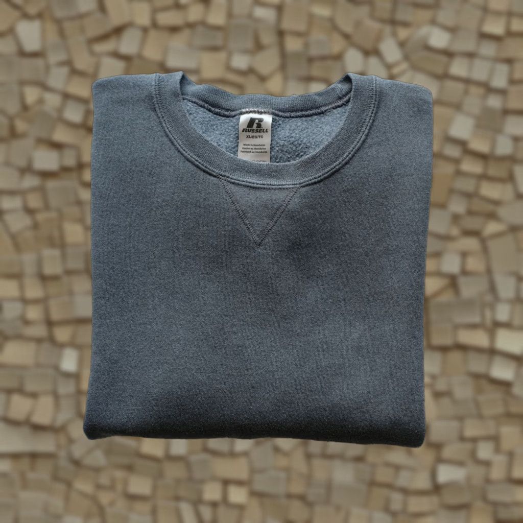 Russell Athletic VINTAGE Russell Athletic Crewneck Sweatshirt Men XL Dark Gray 90s VTG Logo Cotton Blend Fleece Equipment: Heavyweight, All Seasons, Regular Fit Size US XL / EU 56 / 4 - 1 Thumbnail