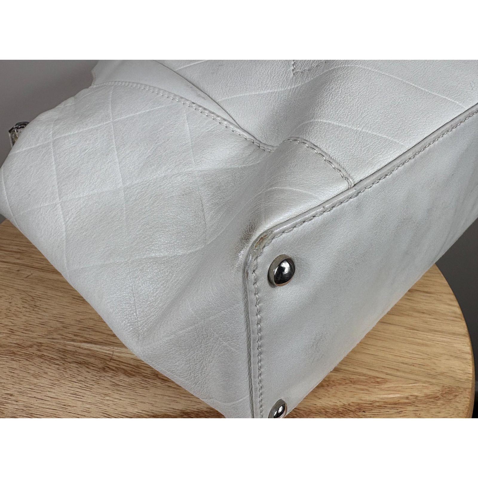 Chanel Authentic Chanel Vintage White All Day Top Handle Bag Size ONE SIZE - 7 Thumbnail