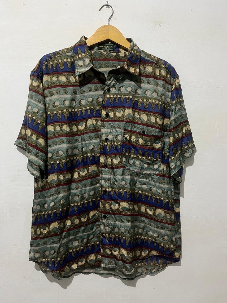 Japanese Brand T Shirt Mountain Pure Silk Vintage Size US XL / EU 56 / 4 - 1 Thumbnail