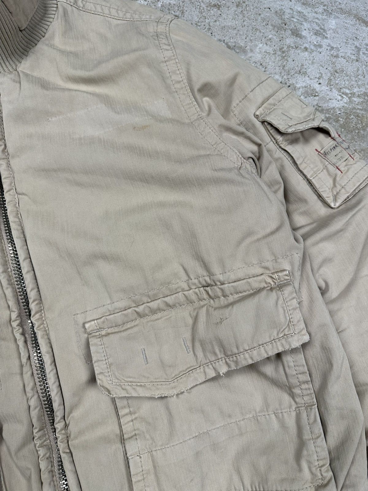 Tommy Hilfiger Vintage Y2K Tommy Hilfiger Beige Distressed Utility Bomber Size US S / EU 44-46 / 1 - 8 Thumbnail