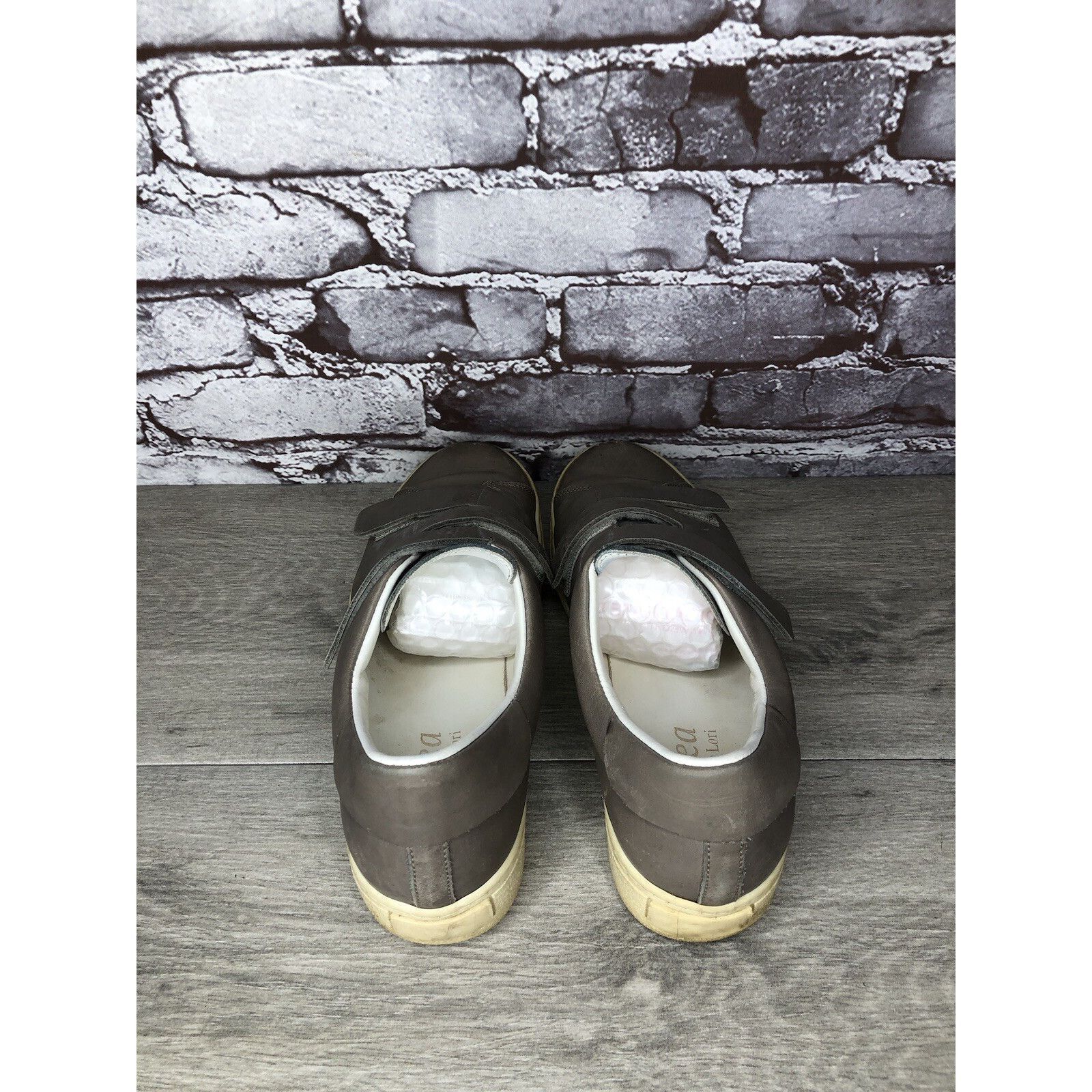 Other L'idea by Lori Gray Leather Comfort Strap Sneakers Shoes Wom Size US 10.5 / IT 40.5 - 18 Thumbnail